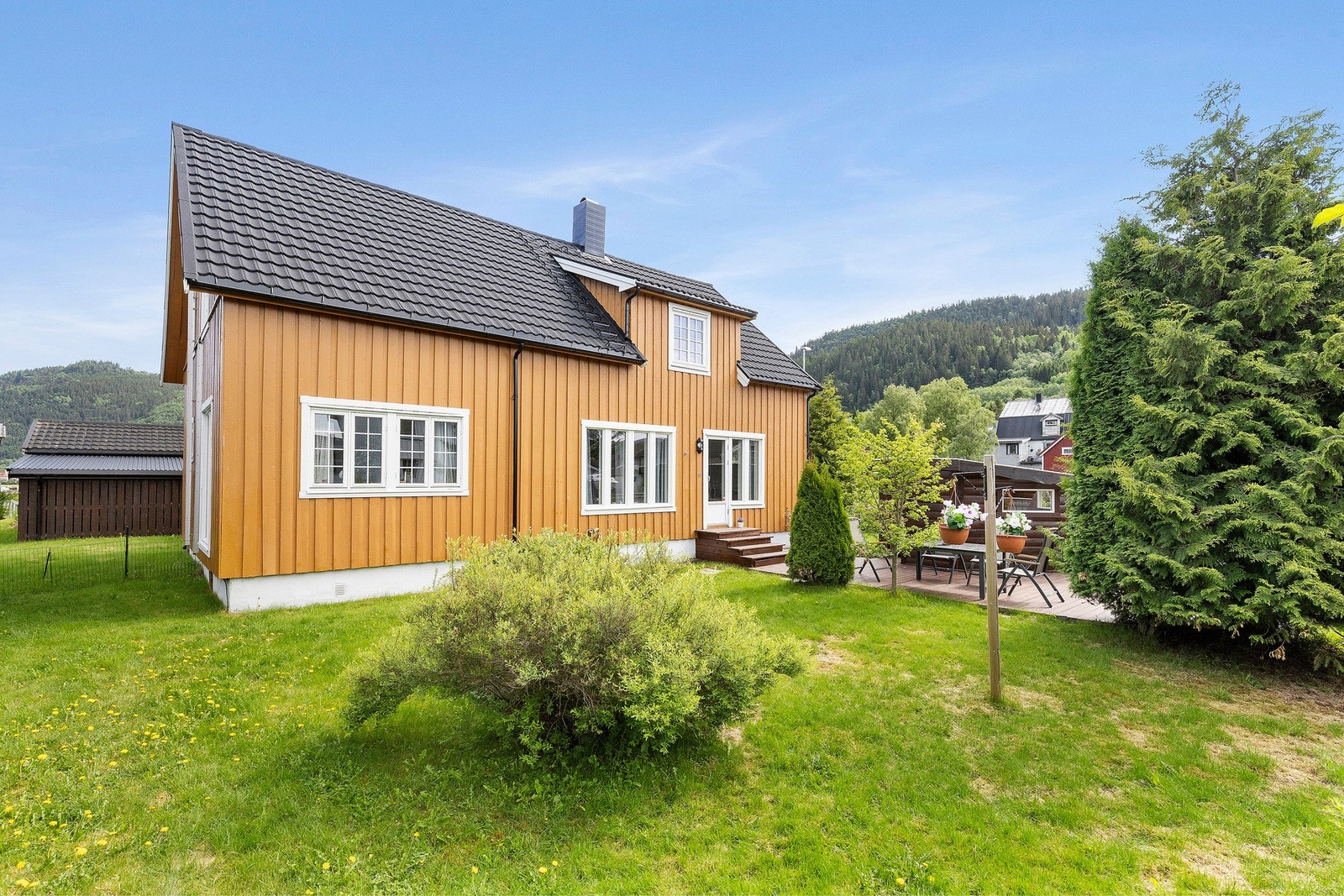 Velkommen til Øyavegen 9 - En stor og innholdsrik eiendom på Øyagrenda. Galleribilde