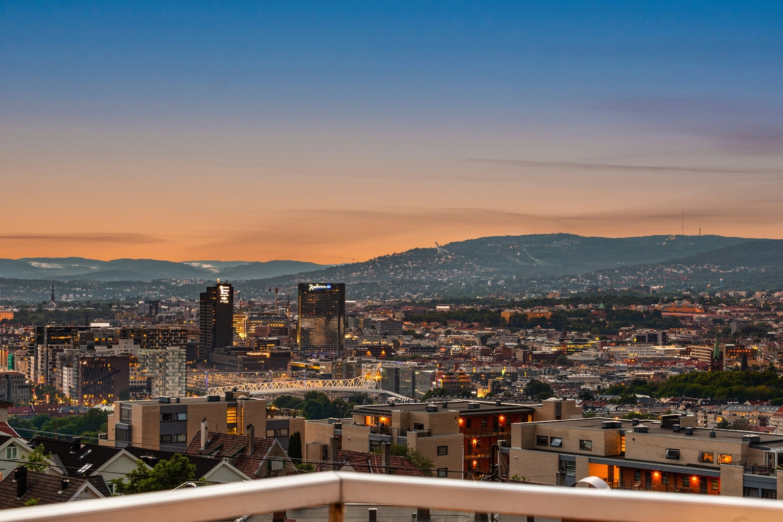 Balkongen byr på nydelig utsikt over Oslo by Galleribilde