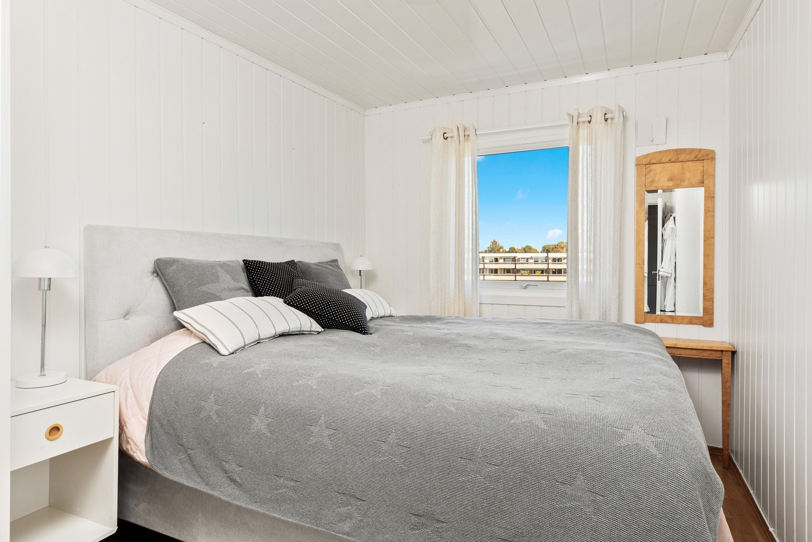 Opprinnelig var det tre soverom i boligen. I dag er det to soverom. Galleribilde