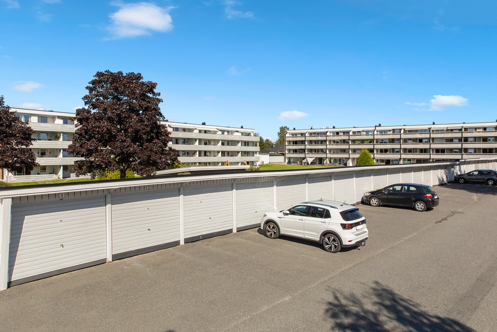 Det medfølger garasjeplass til andelen. Galleribilde