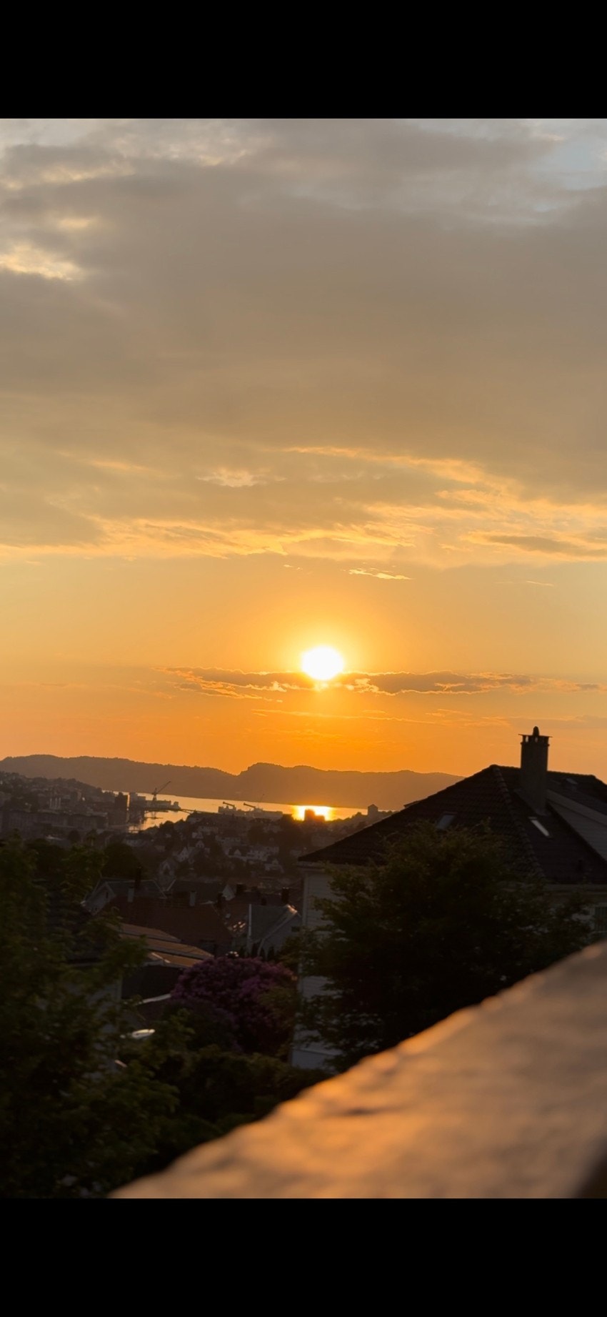 Se den flotte utsikten og solnedgangen selger har tatt fra balkongen. Galleribilde