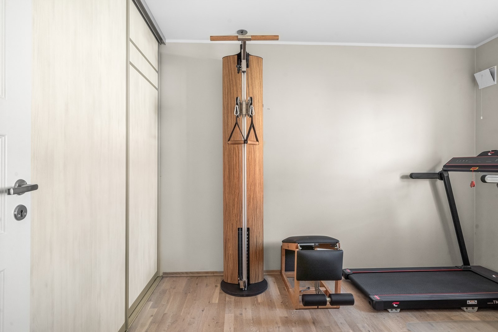 Utstyrt med skyvedørsgarderobe. Galleribilde