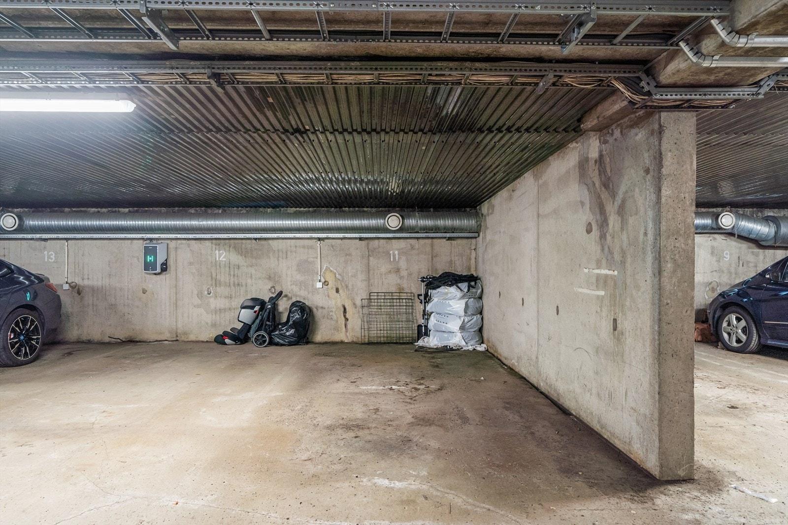 Garasjeplass nr 11 medfølger med opplegg for installasjon av el-billader. Galleribilde