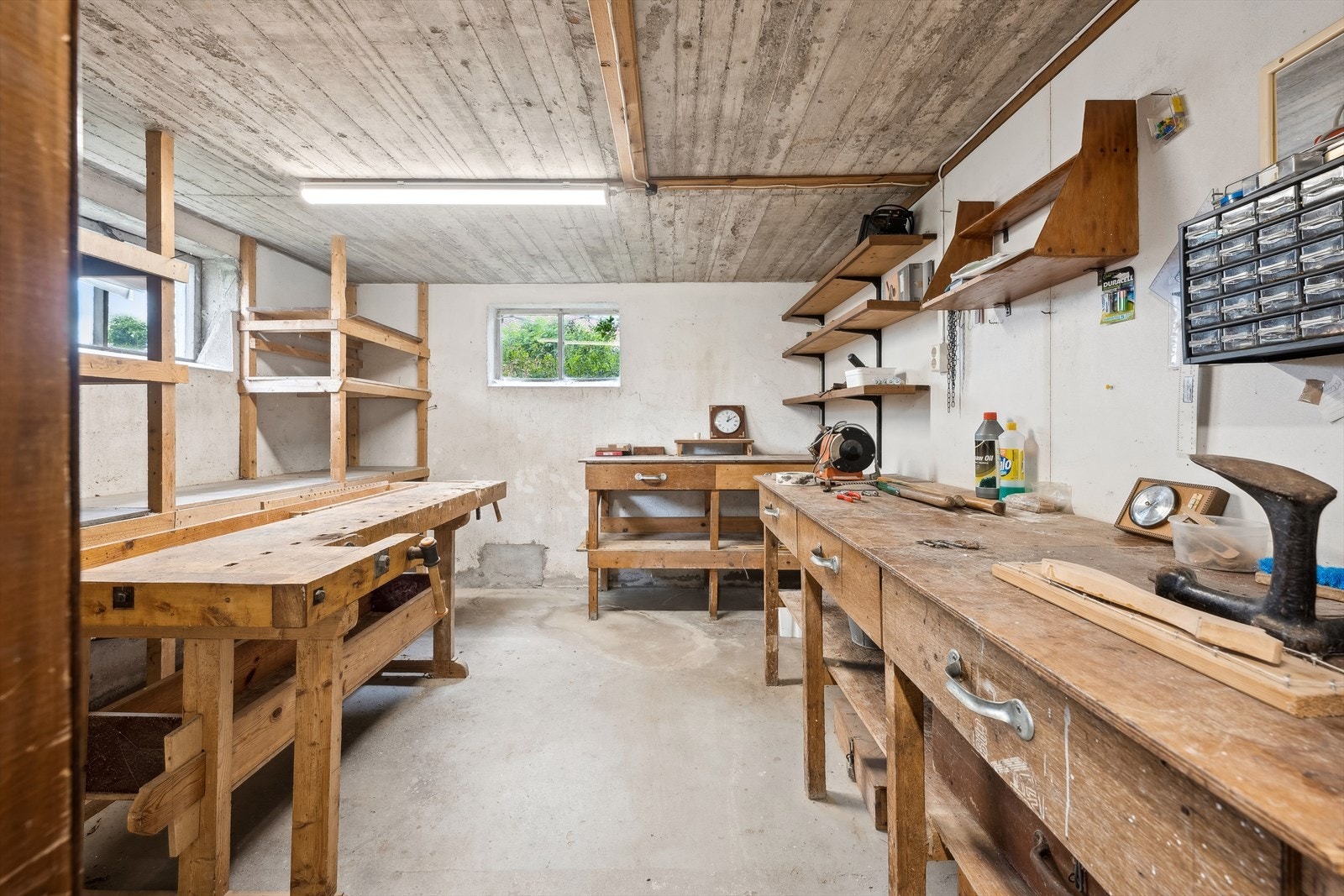 I kjelleren har man en bod som er innredet som et verksted. Galleribilde