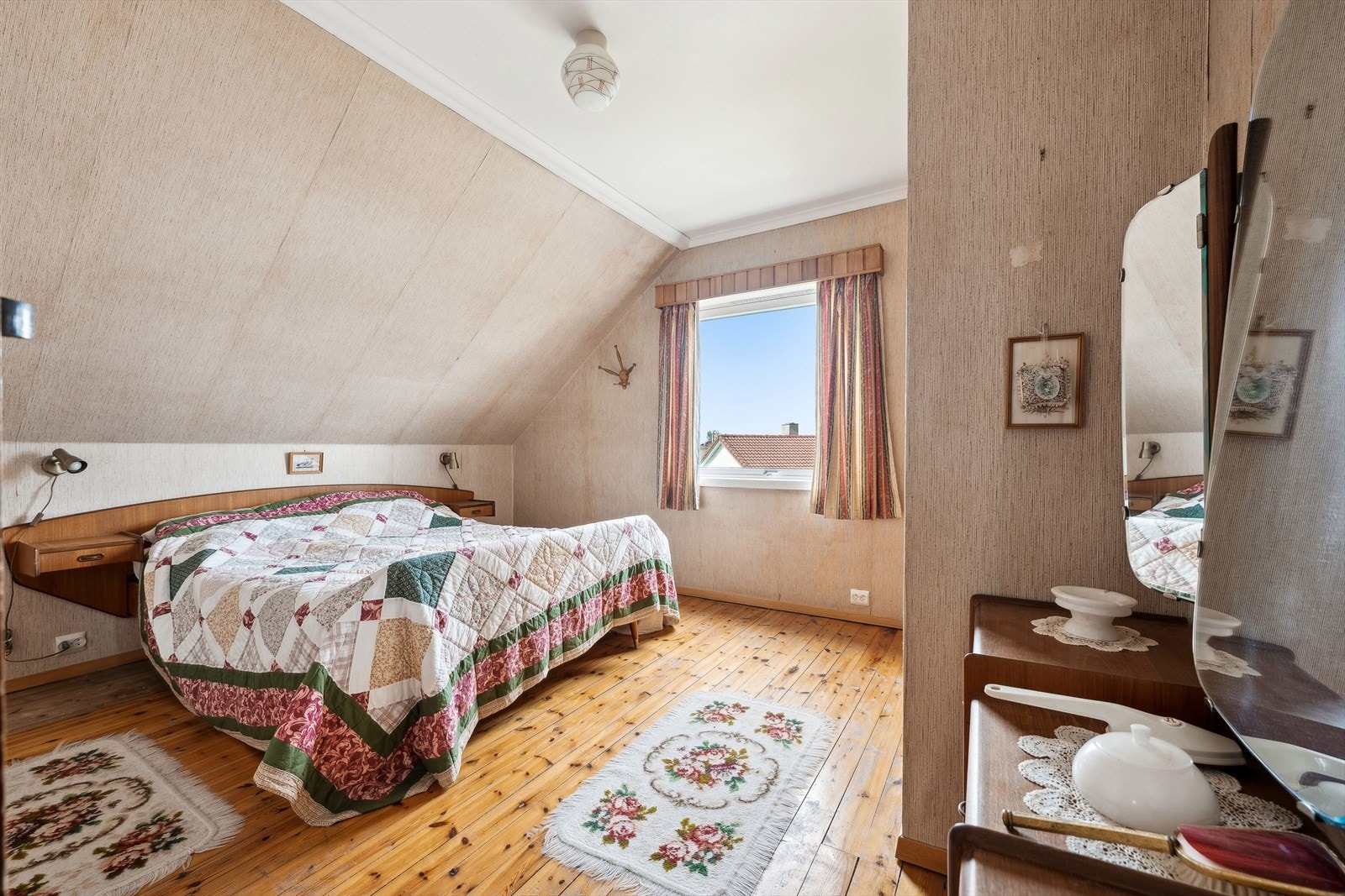 Soverom 1 er noe større enn de andre og passer ypperlig som hovedsoverom. Galleribilde