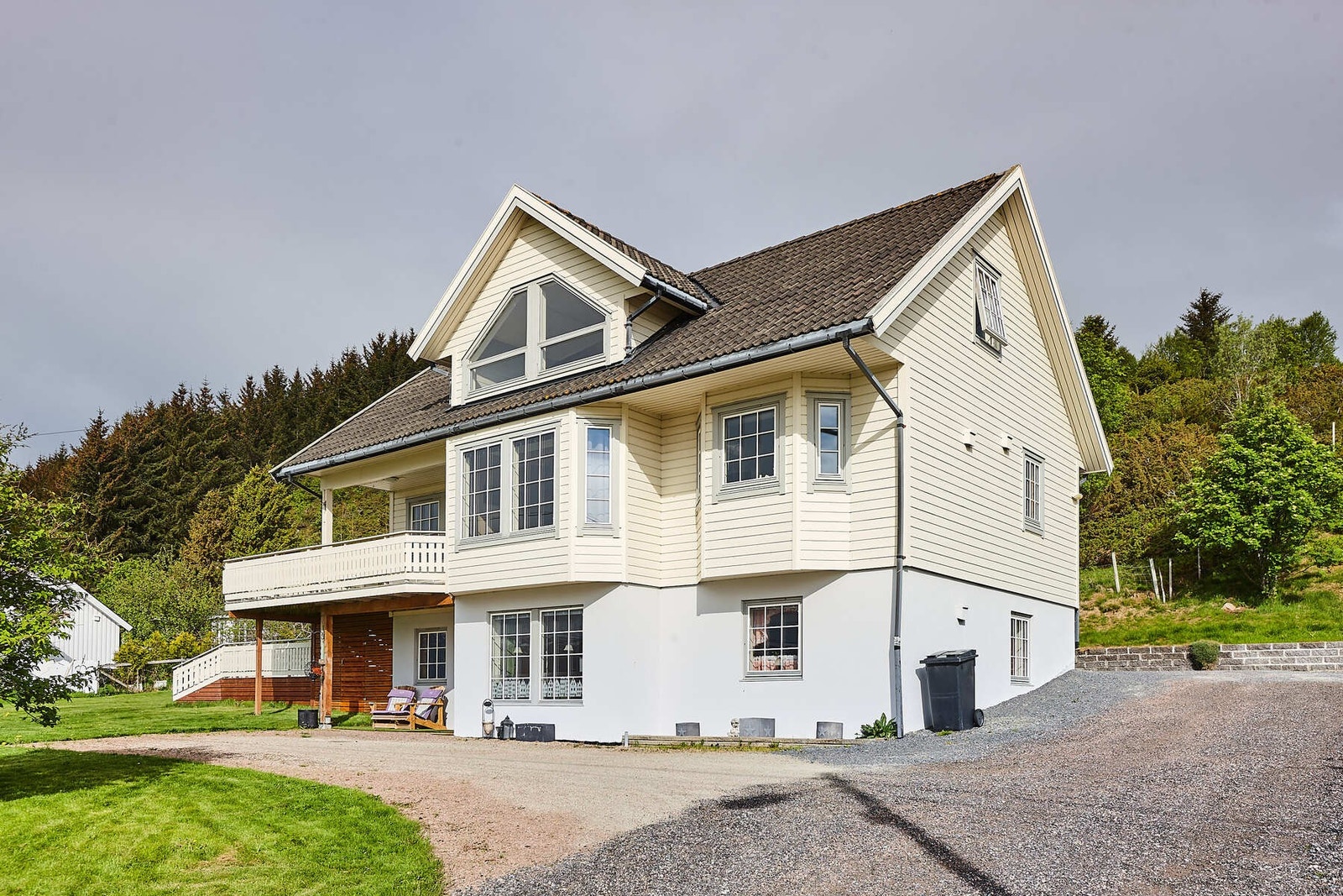 Utleiedel med egen inngang i underetasjen. Galleribilde