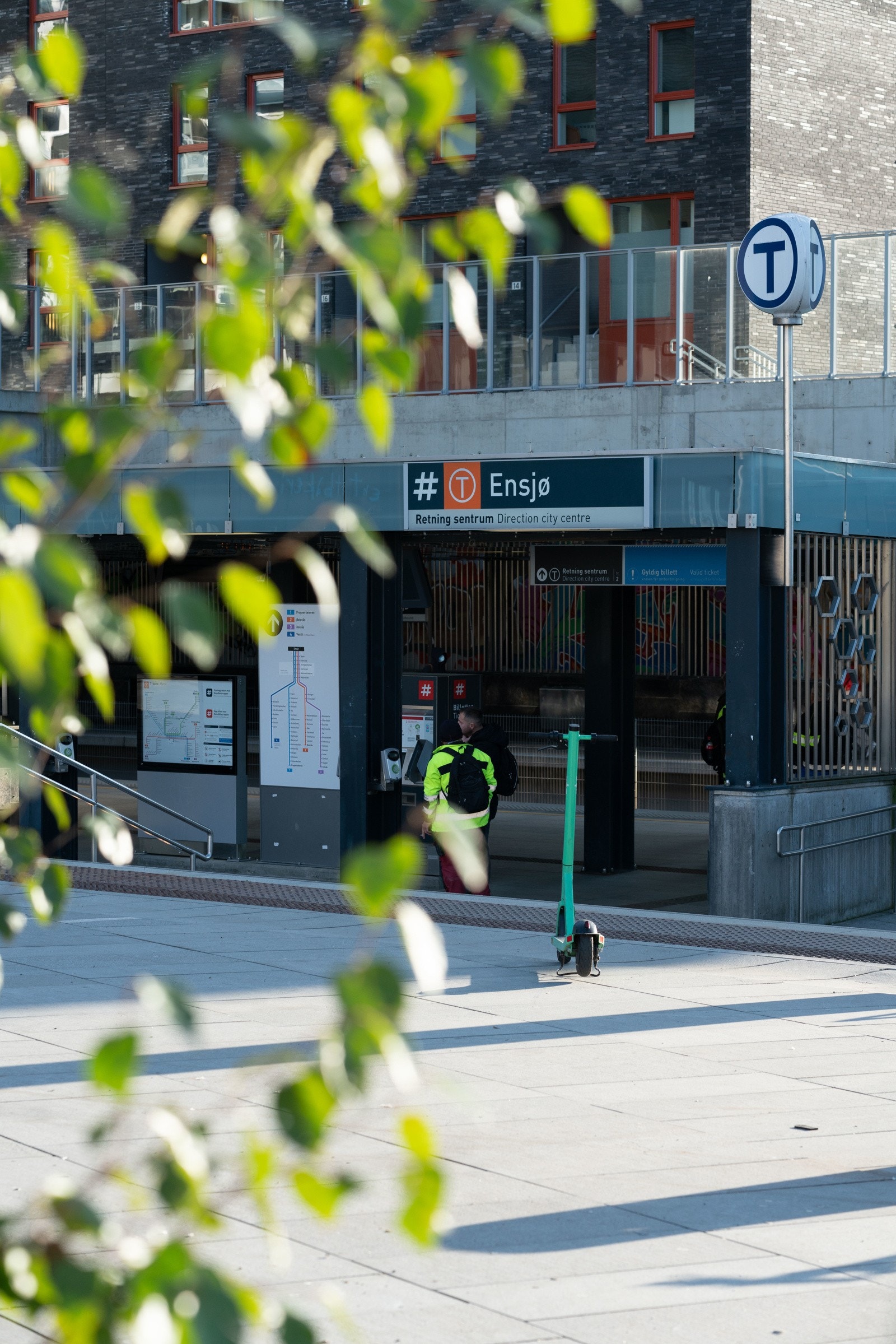 Ensjø T-bane ligger kun 10 minutter til fots fra boligen. Galleribilde