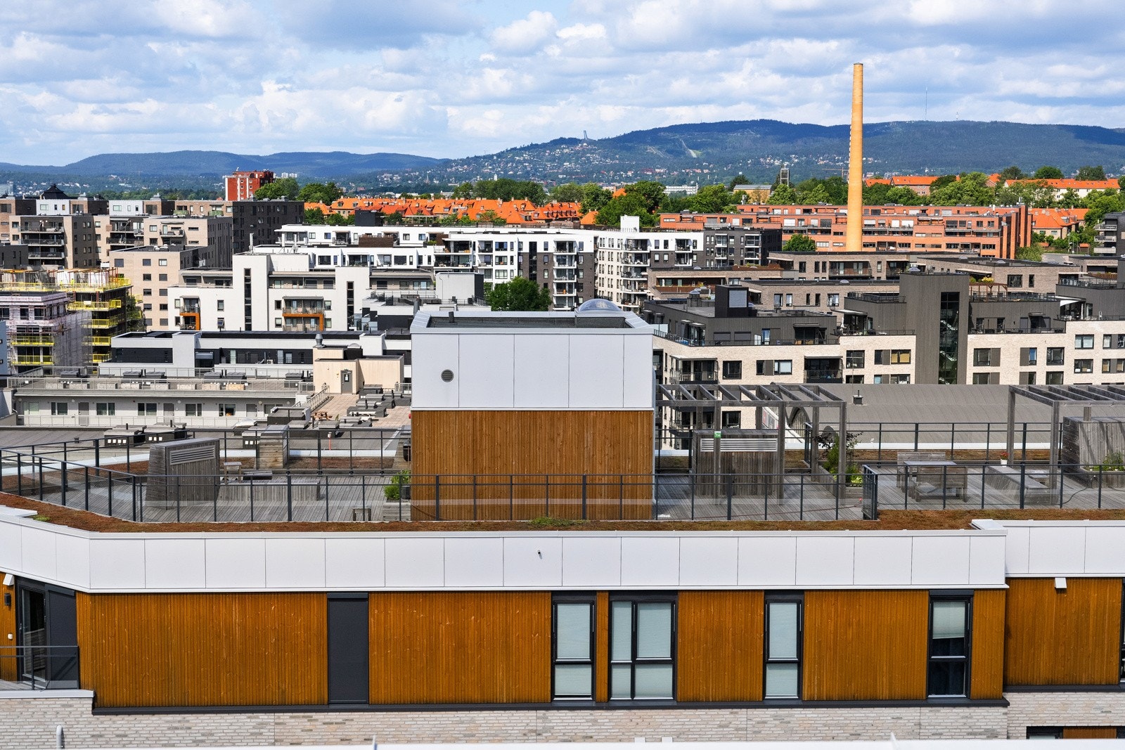 Med heisen har du enkel tilgang til felles takterrasse. Galleribilde