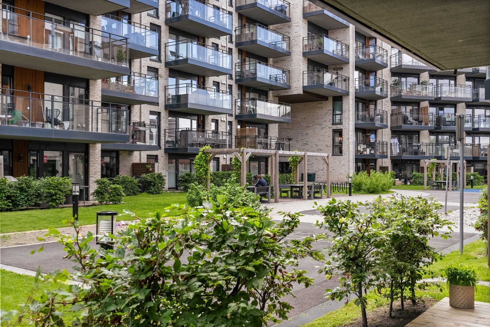 Borettslaget har en egen vaktmester som bor i bygget og som sørger for at fellesområdene er velholdt til enhver tid. Galleribilde