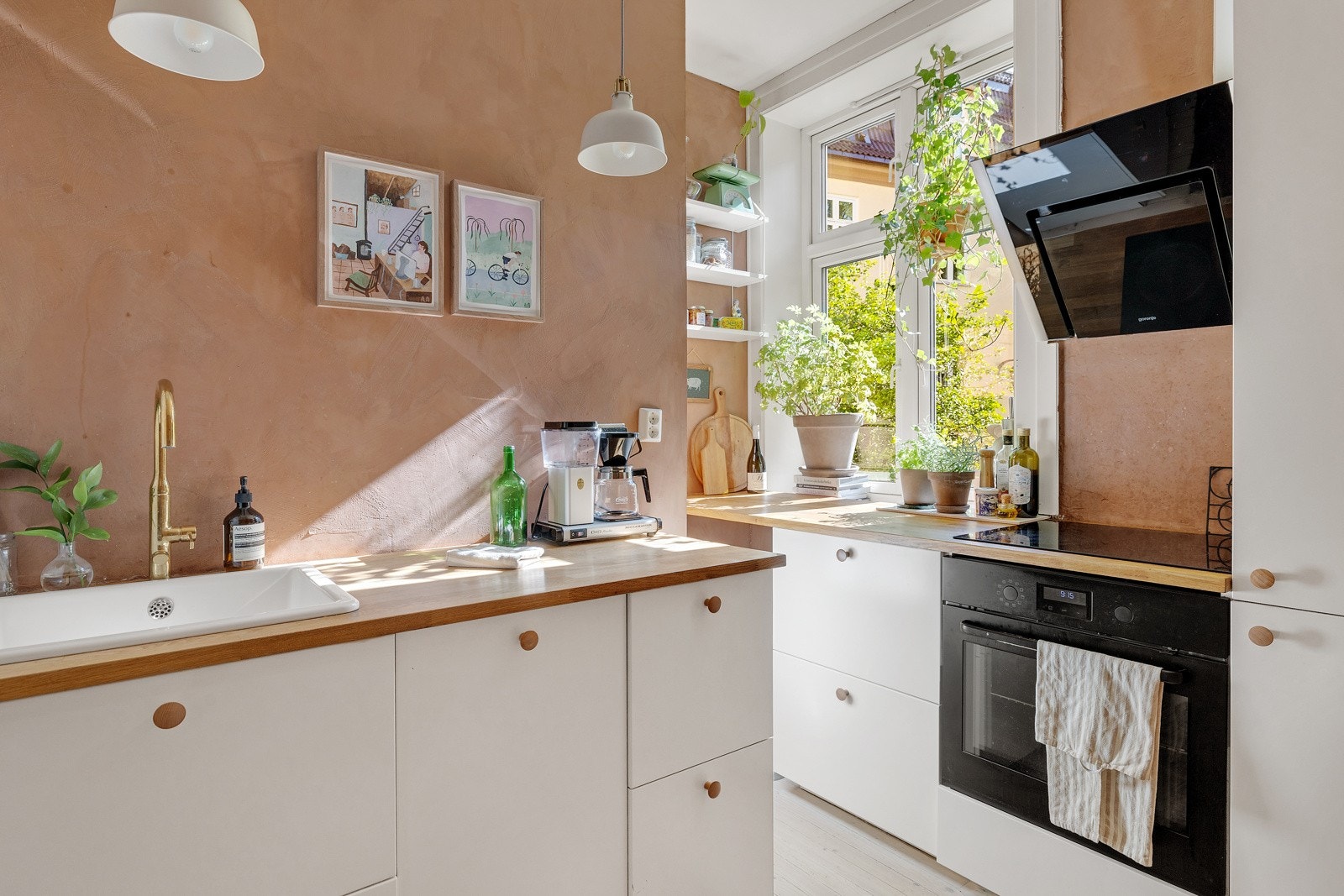 Kjøkkenet er nytt fra 2019 og har integrerte hvitevarer. Galleribilde