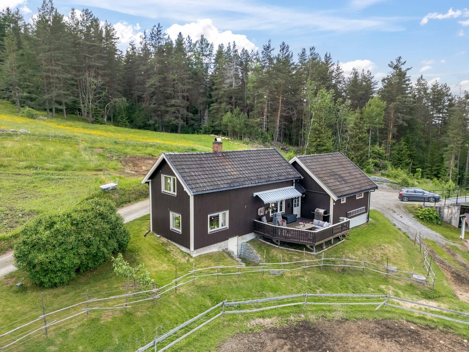 Velholdt våninghus, sist påbygd i 99. Galleribilde