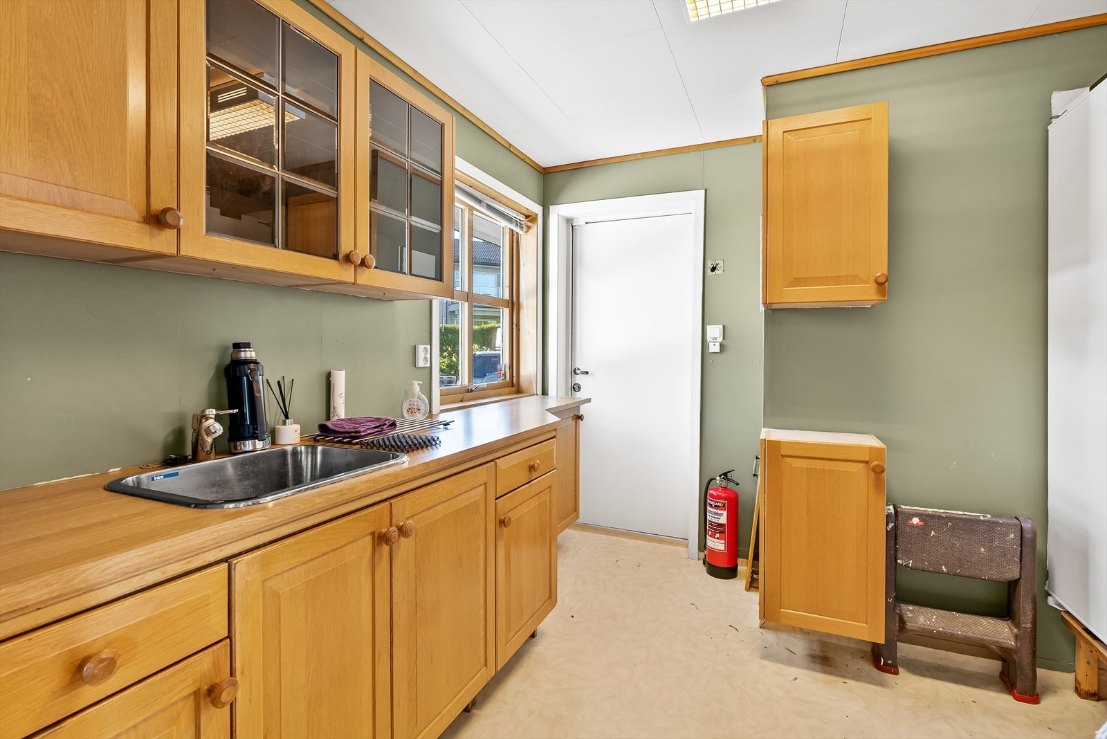 Fra kjøkkenet er det videre adkomst til grovkjøkken. Galleribilde