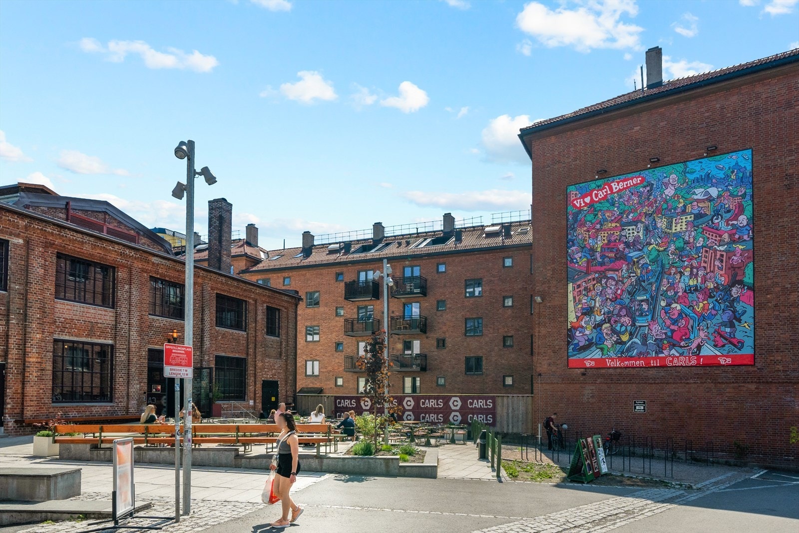 Leiligheten ligger meget sentralt med kort vei til en rekke servicetilbud! Galleribilde