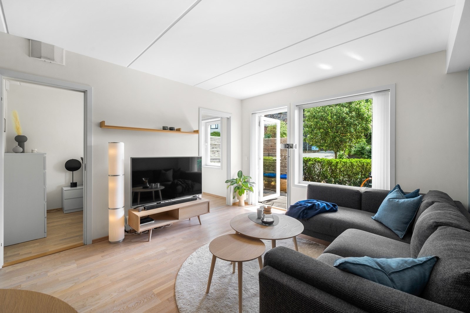 En rålekker 2-roms andelsleilighet beliggende i byggets 2.etasje med balkong! Galleribilde