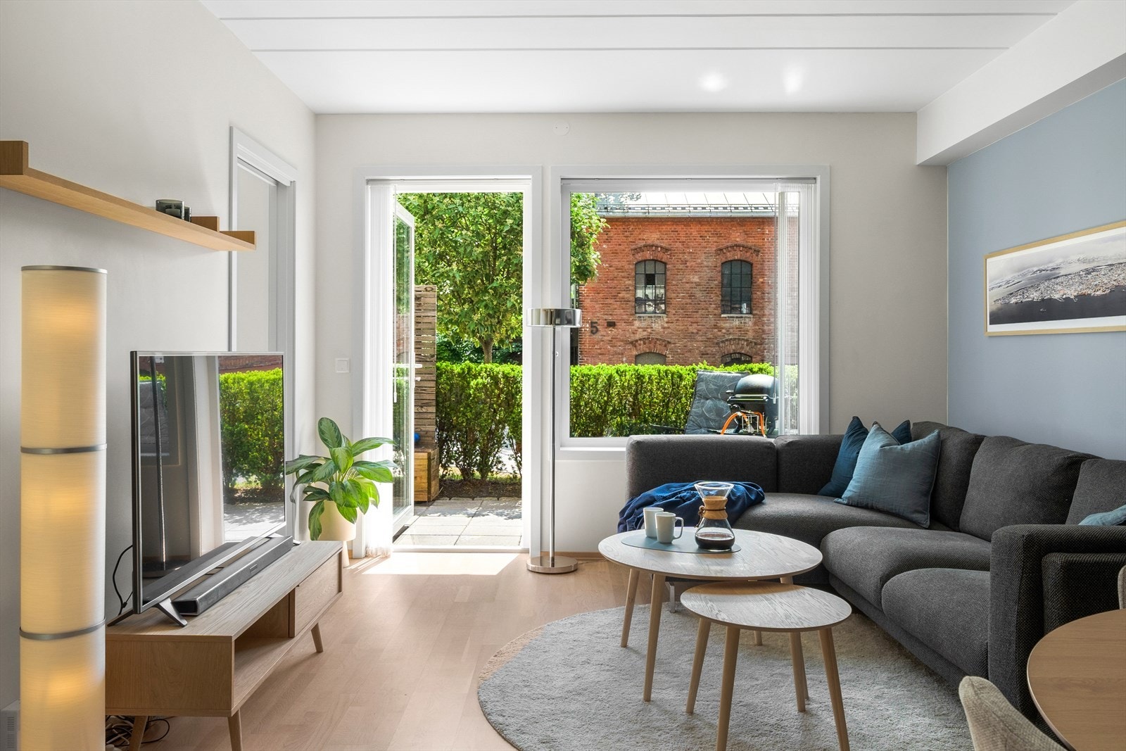 Velkommen til lekre Hasleveien 12 // Presentert av Botan Abubaker. Galleribilde