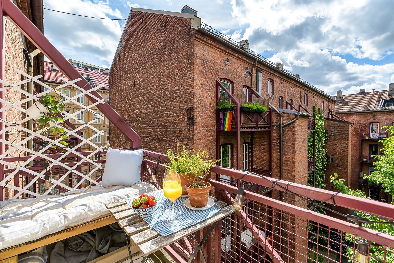 Fra kjøkkenet har du utgang til en sydvestvendt balkong Galleribilde