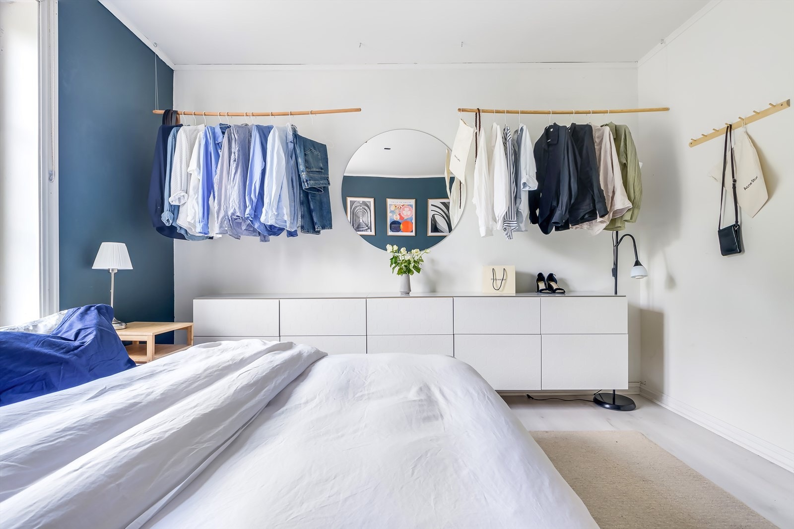 Det er god plass til ytterligere garderobeløsning om ønskelig Galleribilde