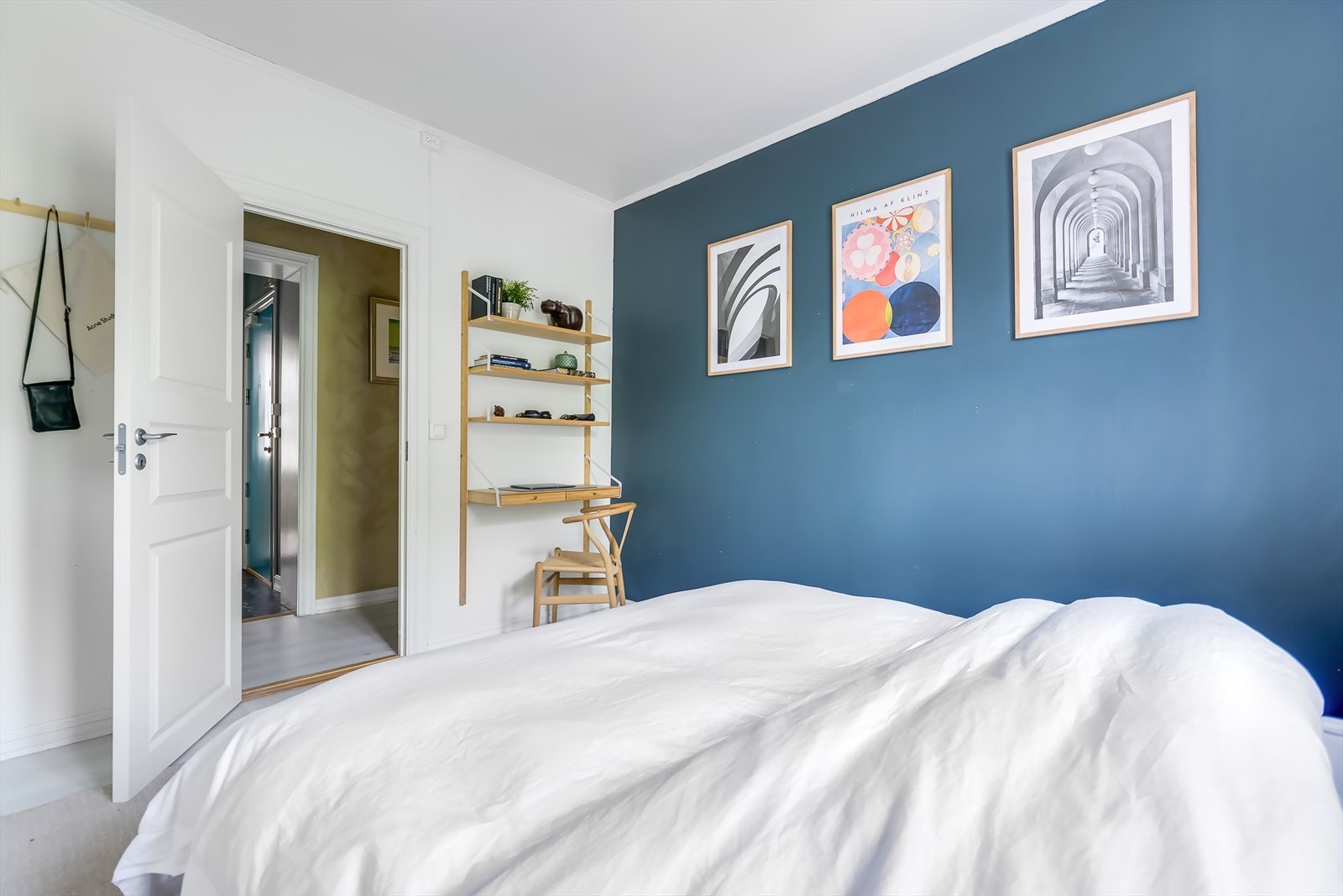 Her har du også en praktisk kontorløsning for dagene med hjemmekontor Galleribilde