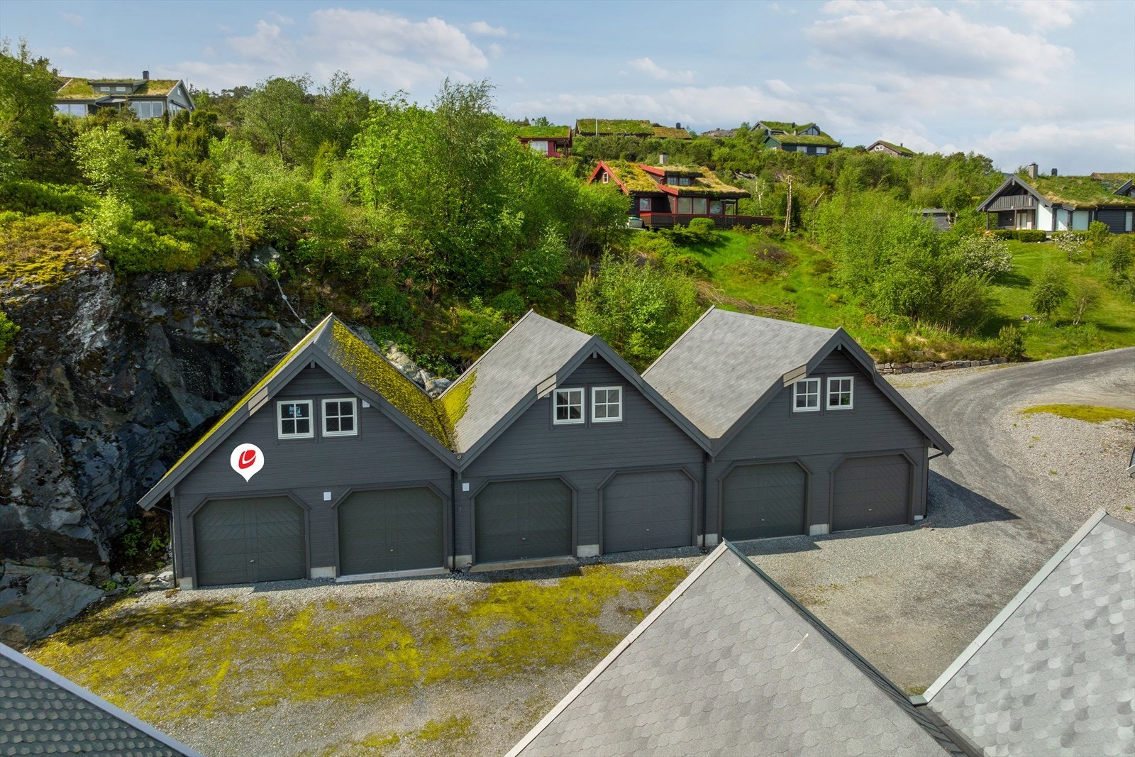 Naustgarasje med loft Galleribilde