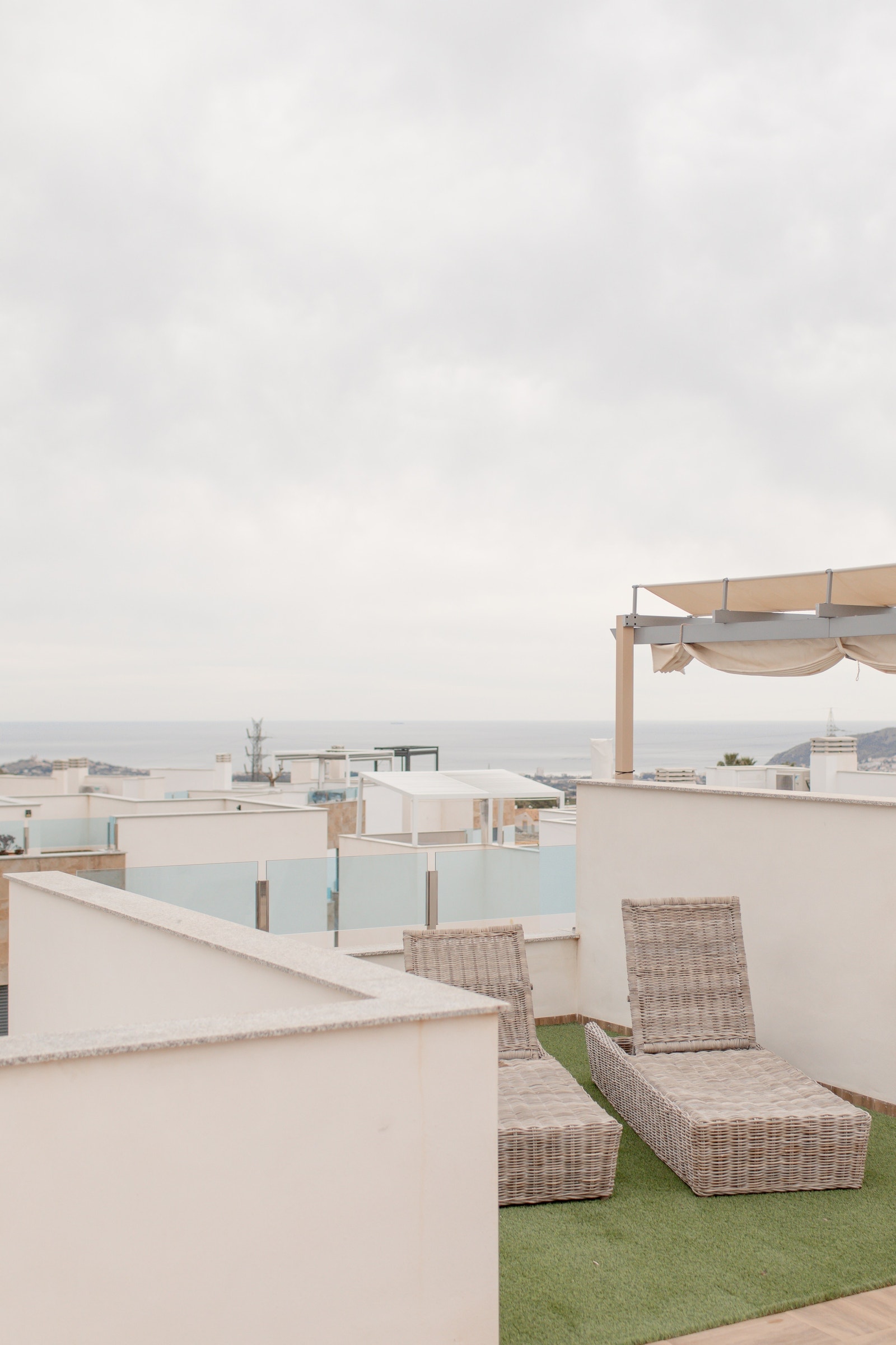 Hele 3 terrasser med flotte sol- og utsiktsforhold Galleribilde