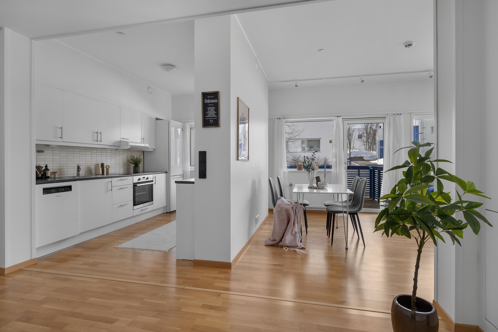 Velkommen til fine og store Dorgvegen 10 - presentert av Storhaug + Partnere Galleribilde