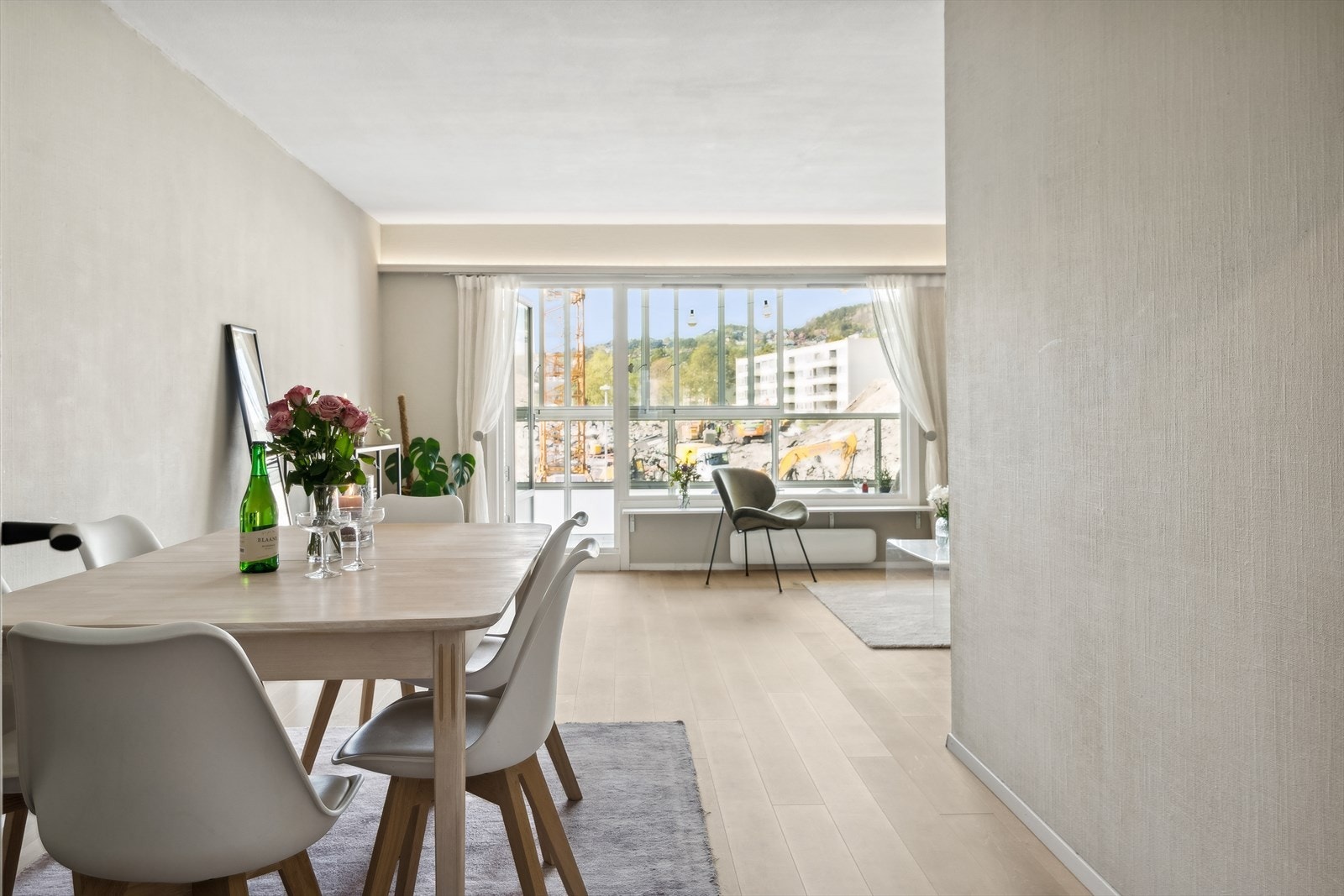 Velkommen til Åsane Senter 4, presentert av Glenn Thomassen Rasch i DNB Eiendom. Galleribilde