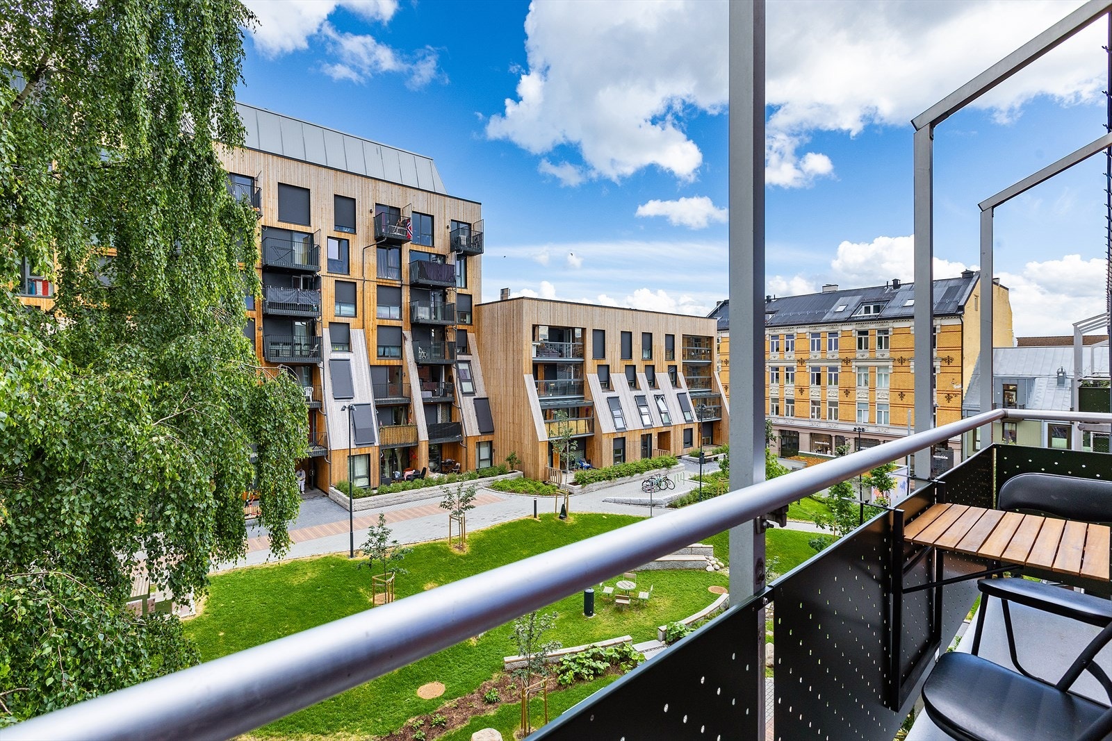 - Fin balkong på 3 m² som vender mot fint gårdsrom - Galleribilde