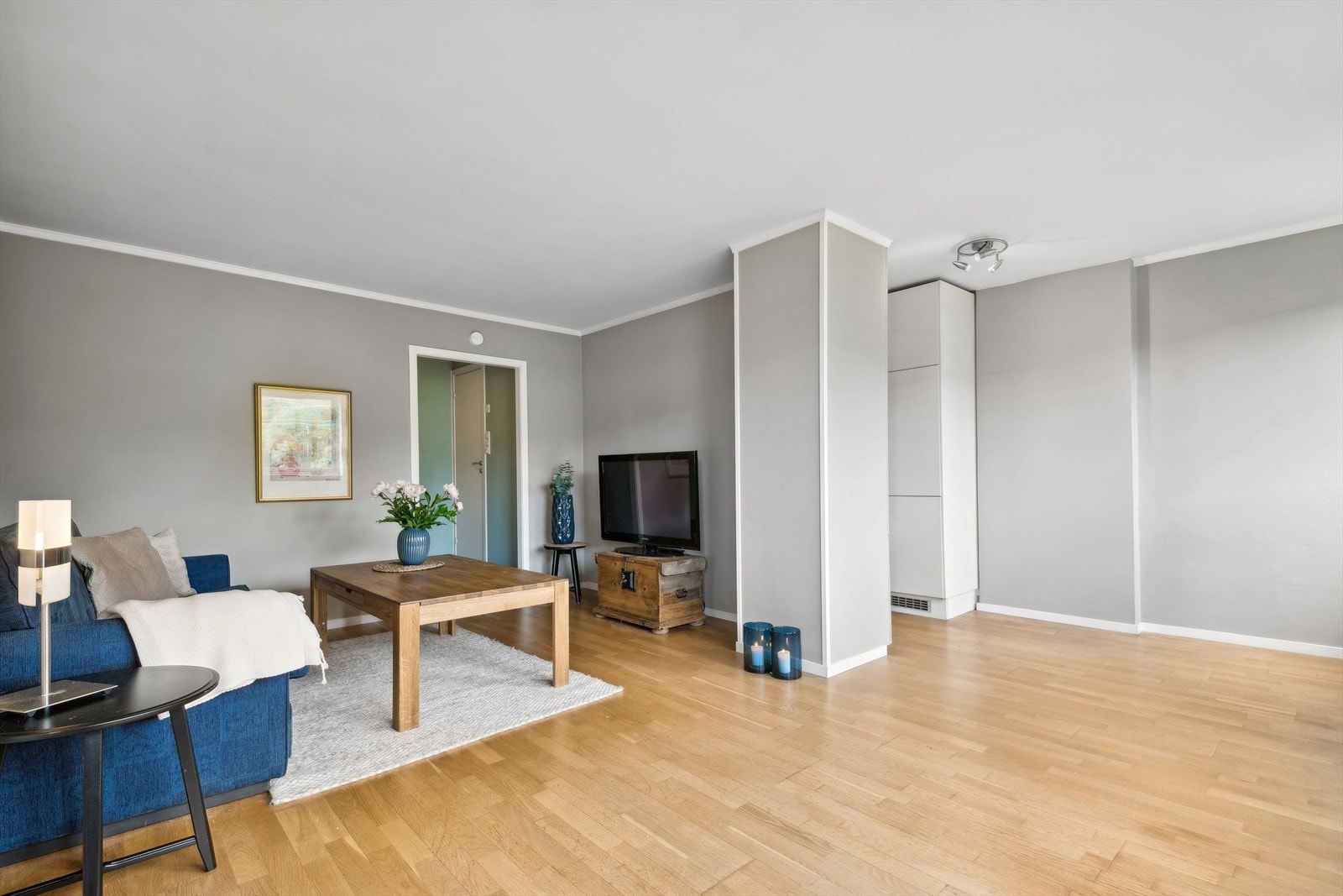 God plass til sofagruppe og spisebord Galleribilde
