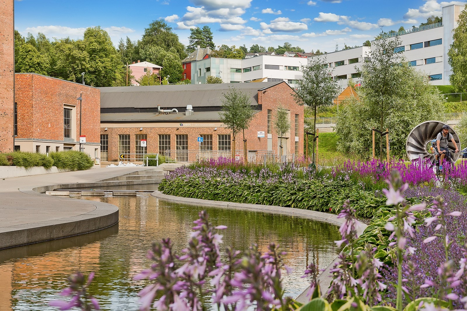 Kværnerbyen ligger heller ikke langt unna og er verdt et besøk! Galleribilde
