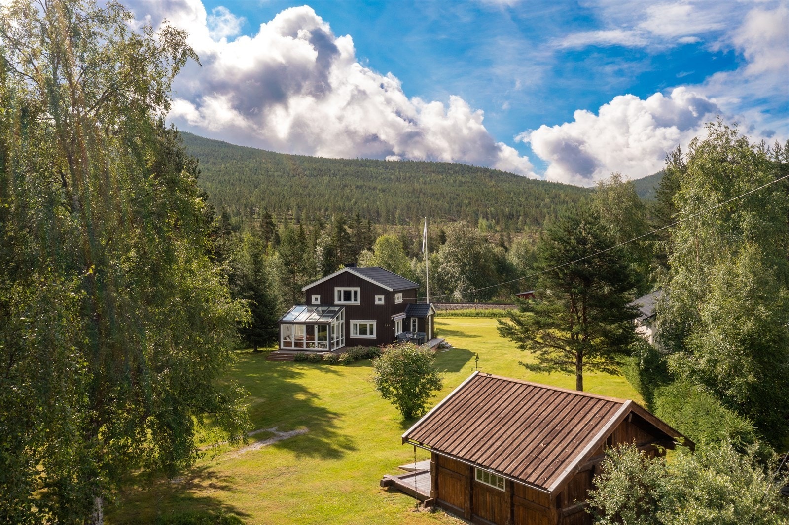 Idyllisk beliggende eiendom like ved Glomma. Galleribilde