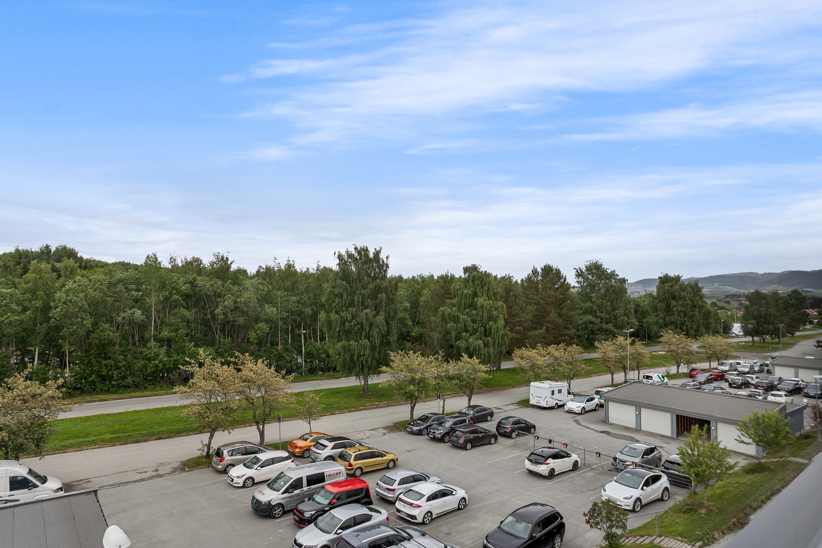 Kort vei til Bymarka med utallige turmuligheter sommer som vinter. Galleribilde