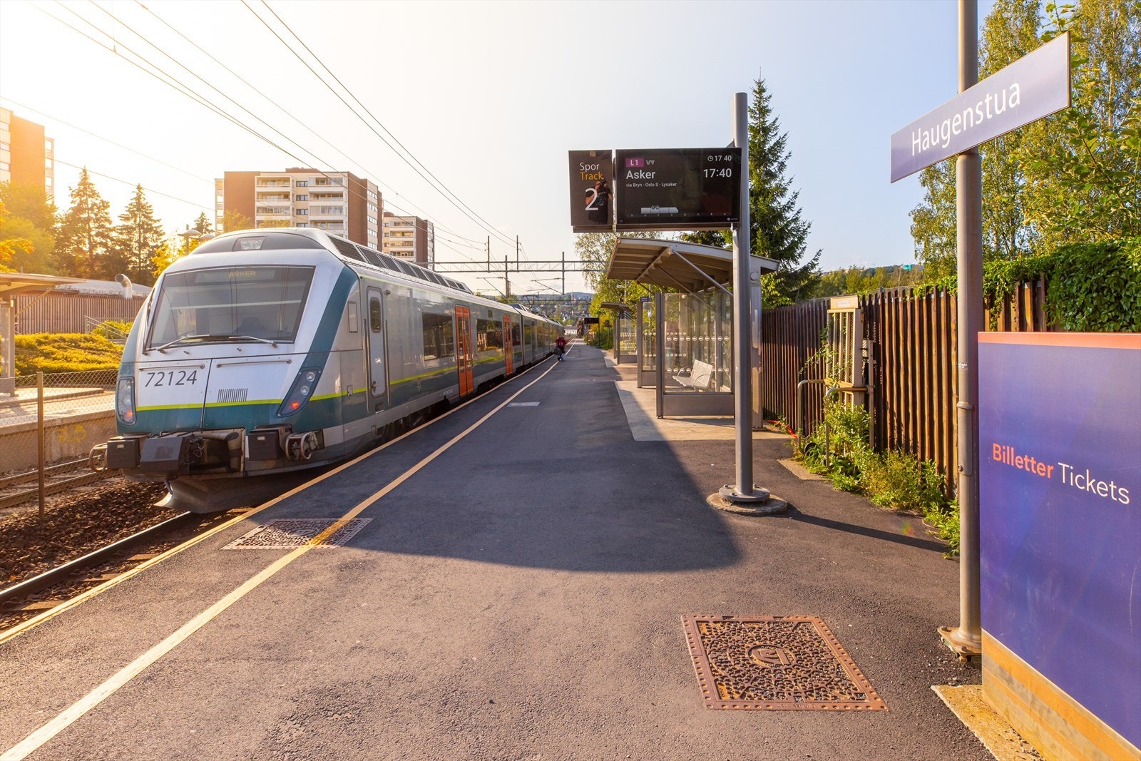 Haugenstua stasjon er kun 6 minutters gange fra boligen. Galleribilde