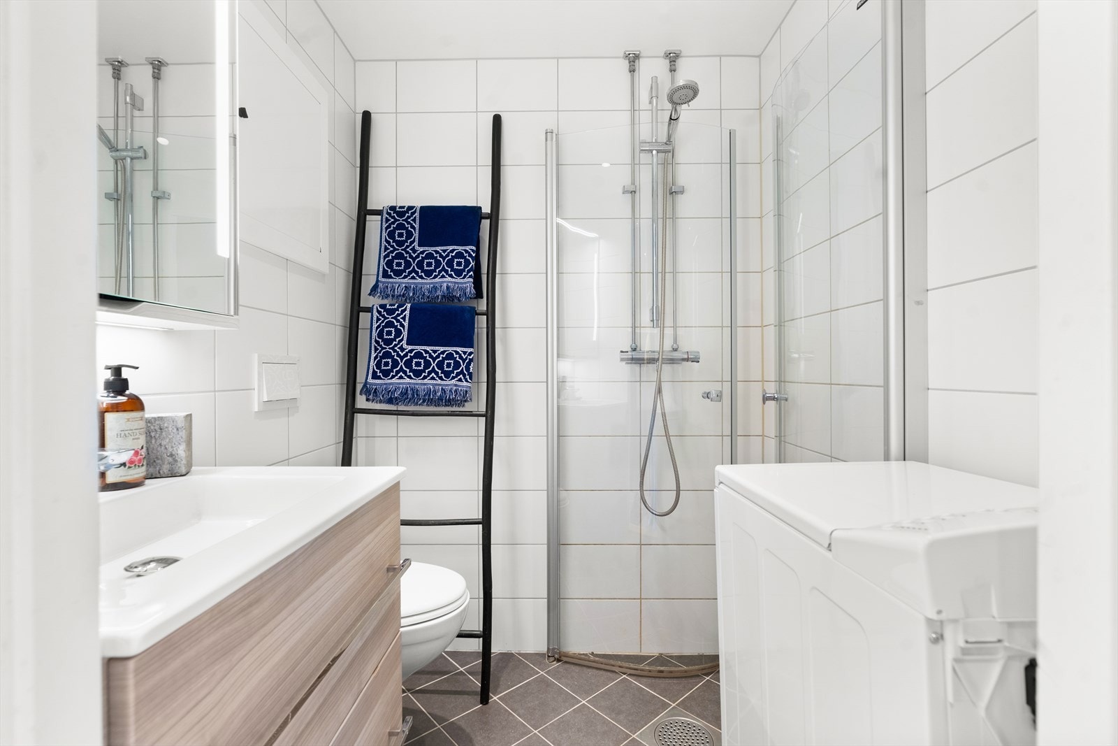 Baderommet ble oppusset i regi av borettslaget, og prosjektet pågikk i tidsrommet 2016-2019. Galleribilde