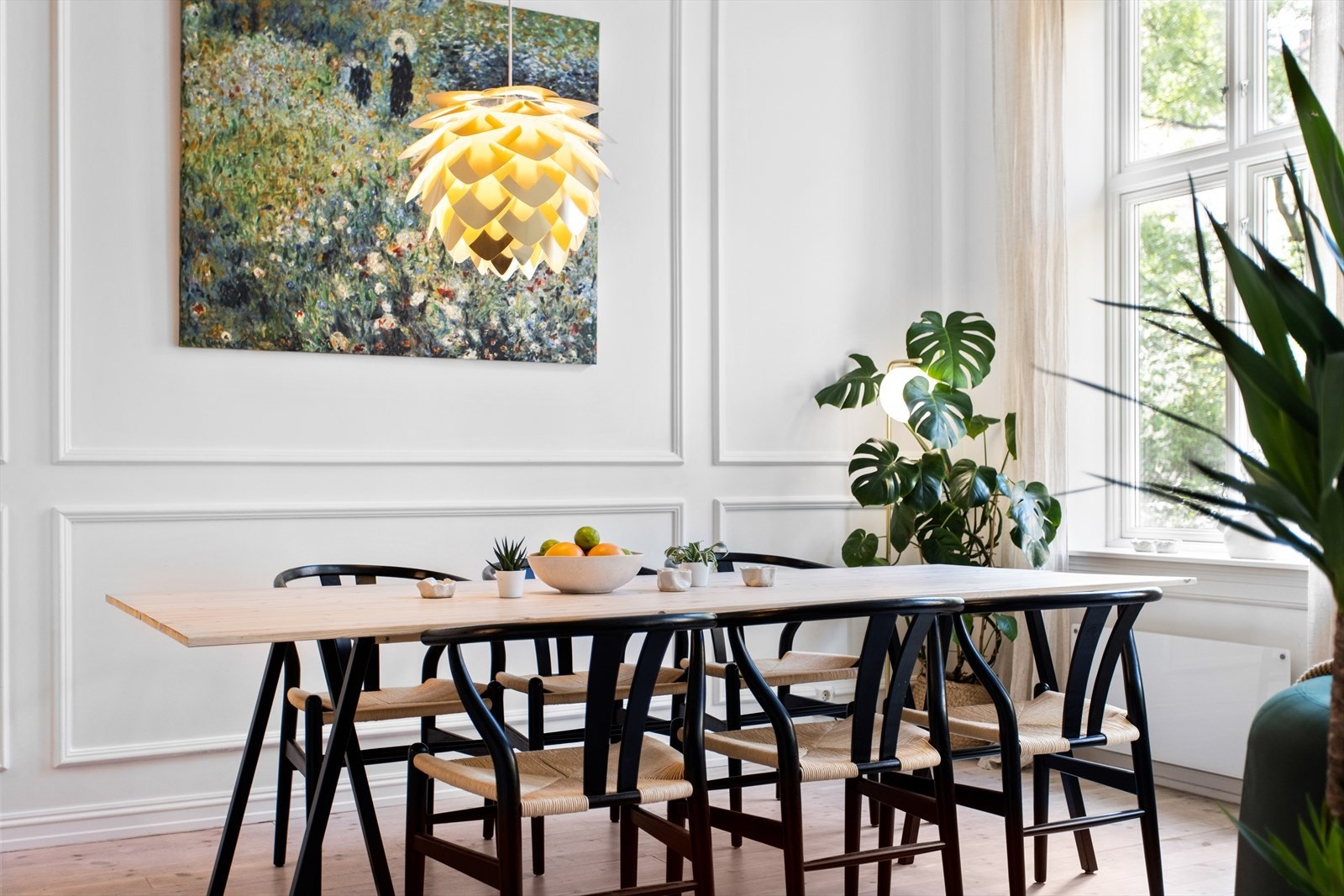 Det er god plass til egen spisestue for hyggelige middager og sosiale sammenkomster. Galleribilde