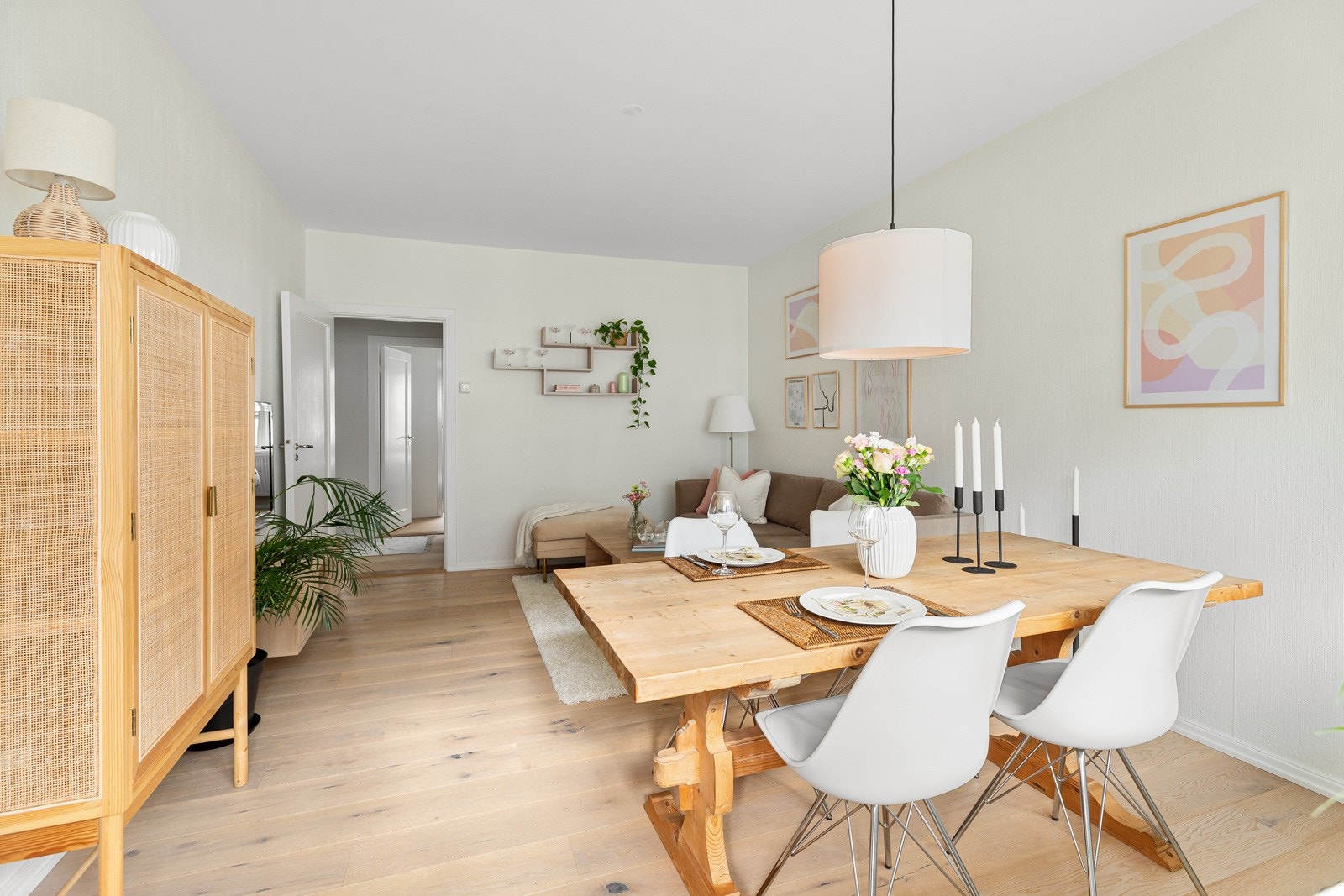 Leiligheten er gjennomgående med god standard, lekre farger og materialvalg Galleribilde