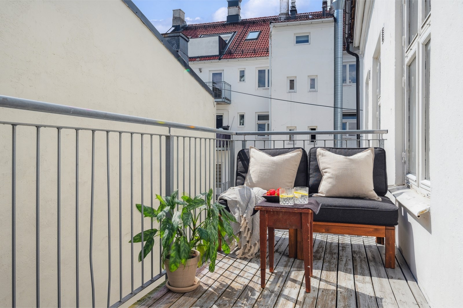 Solrik, sydvendt balkong på ca. 5,4 m² Galleribilde
