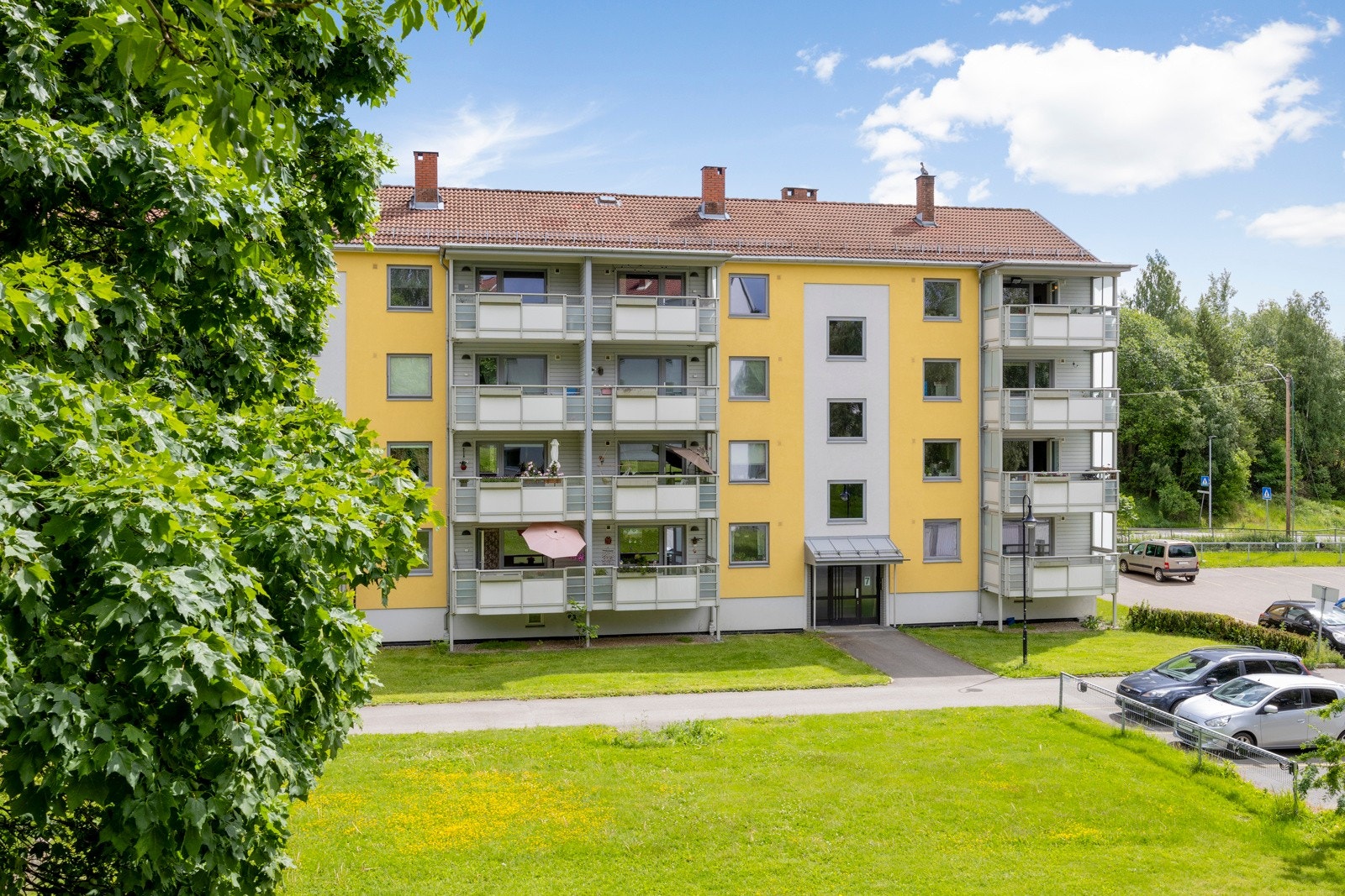 Dette er en flott 3-roms leilighet med gjennomgående planløsning i et veldrevet borettslag Galleribilde