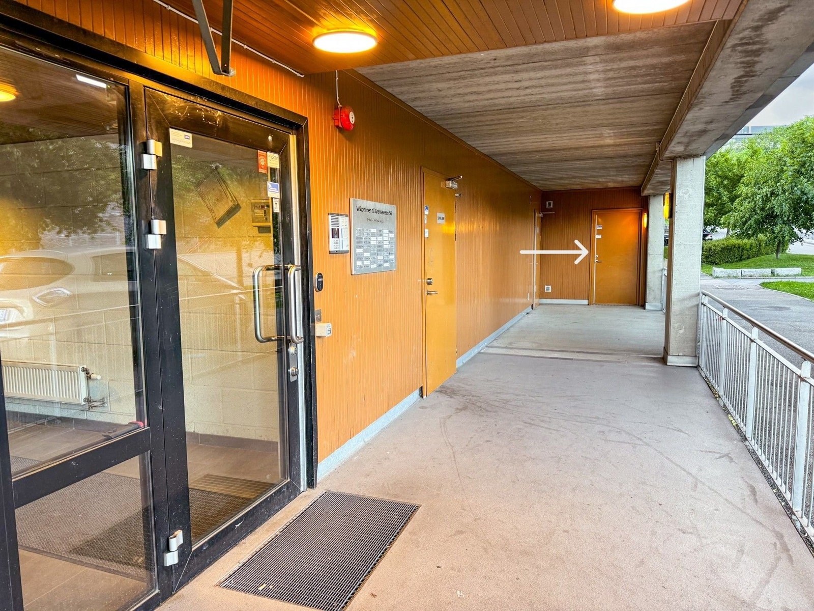 Leiligheten disponerer en bod på ca. 5 kvm i 1. etasje med enkel adkomst fra inngangspartiet. Galleribilde