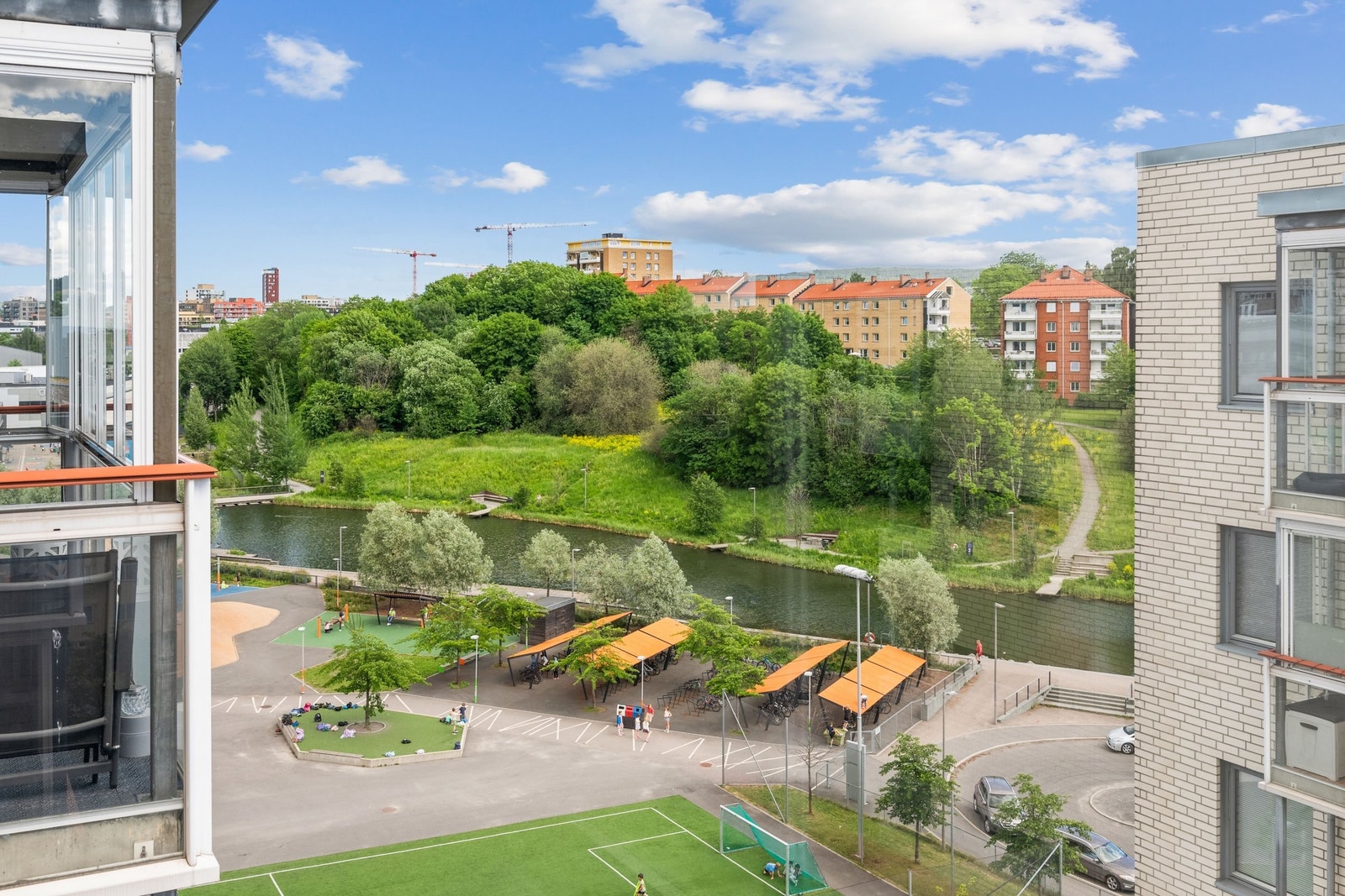 Utsikt mot hyggelige Teglverksdammen. Galleribilde