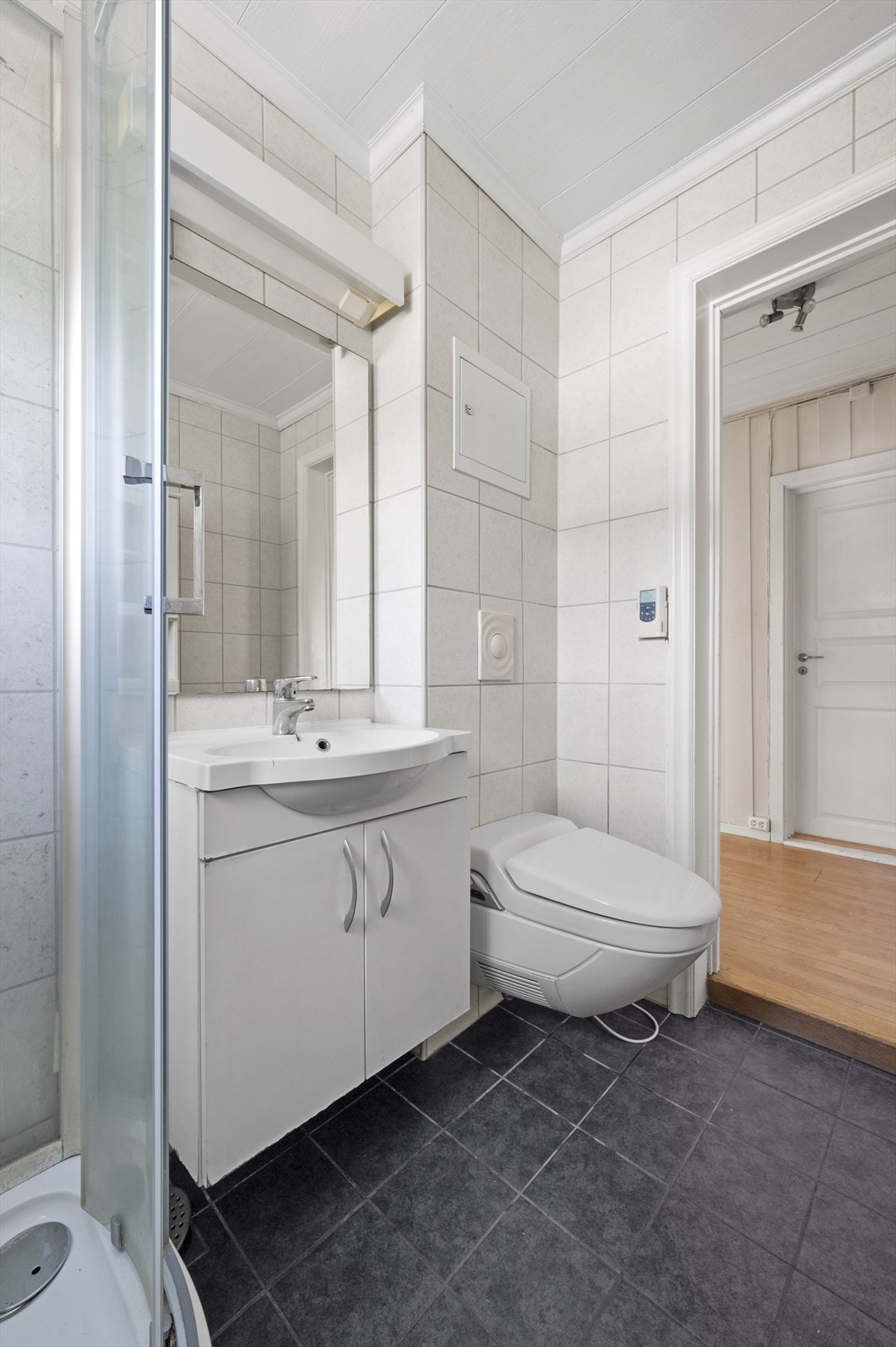 Fint flislagt bad/wc Galleribilde