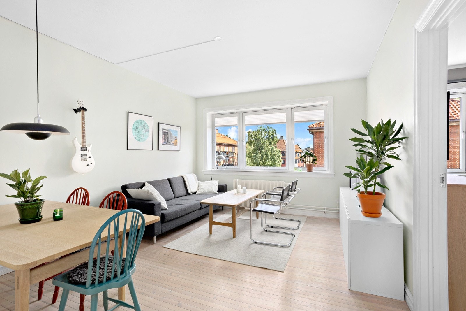 God plass til sofaseksjon og ønskede innredninger. Galleribilde