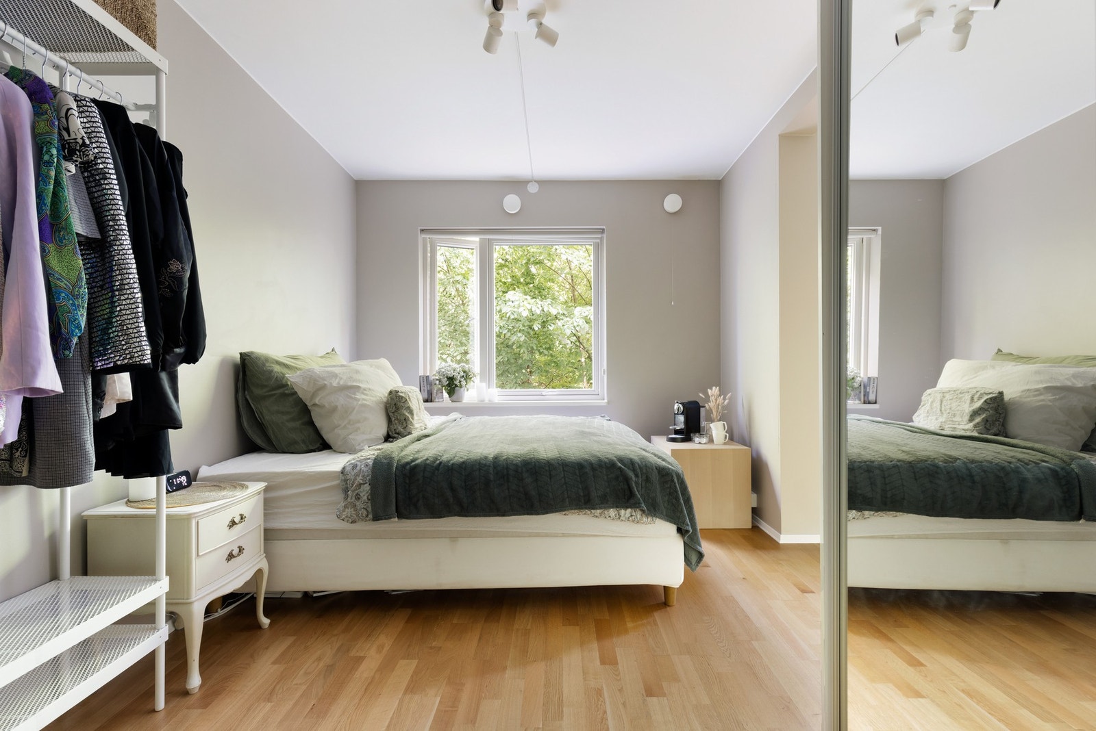 Det er også mulig med et lite spisebord om ønskelig. Galleribilde