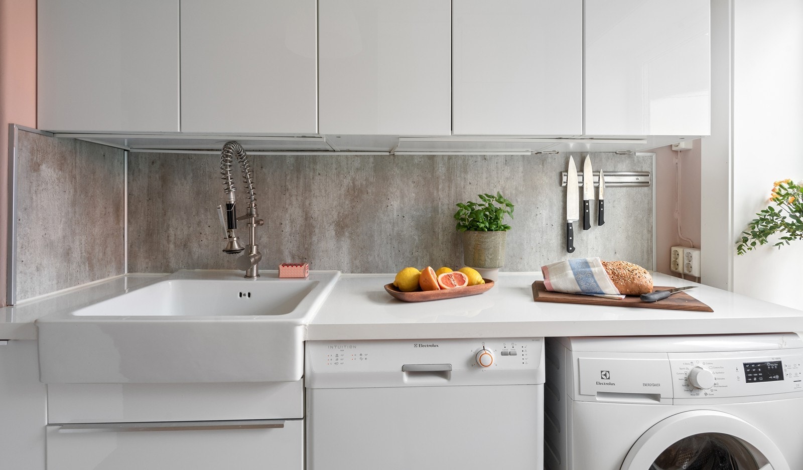 Varmtvann og fyring er inkludert i fellesutgiftene - Borettslaget er tilkoblet fjernvarme Galleribilde