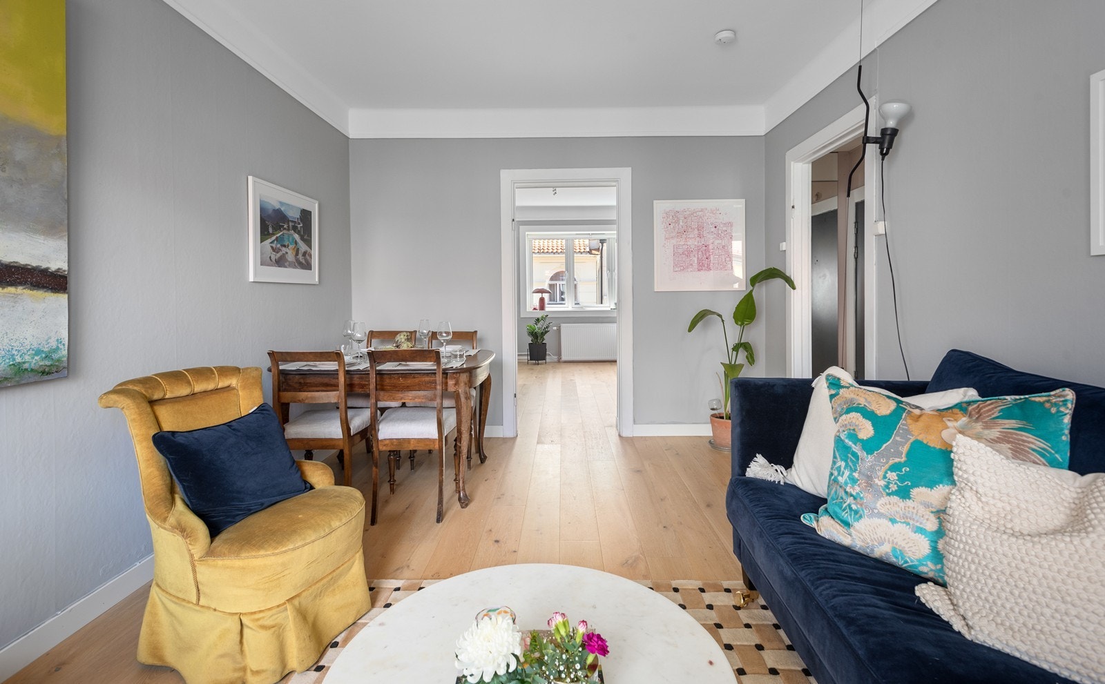 Leiligheten har lekre og harmoniske fargevalg og alle leilighetens vegger ble nymalt i 2017 Galleribilde