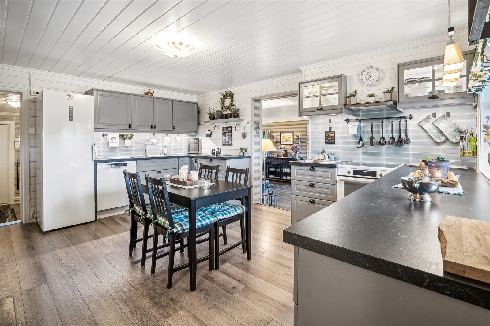 Romslig og mer en nok plass for hele slekta Galleribilde