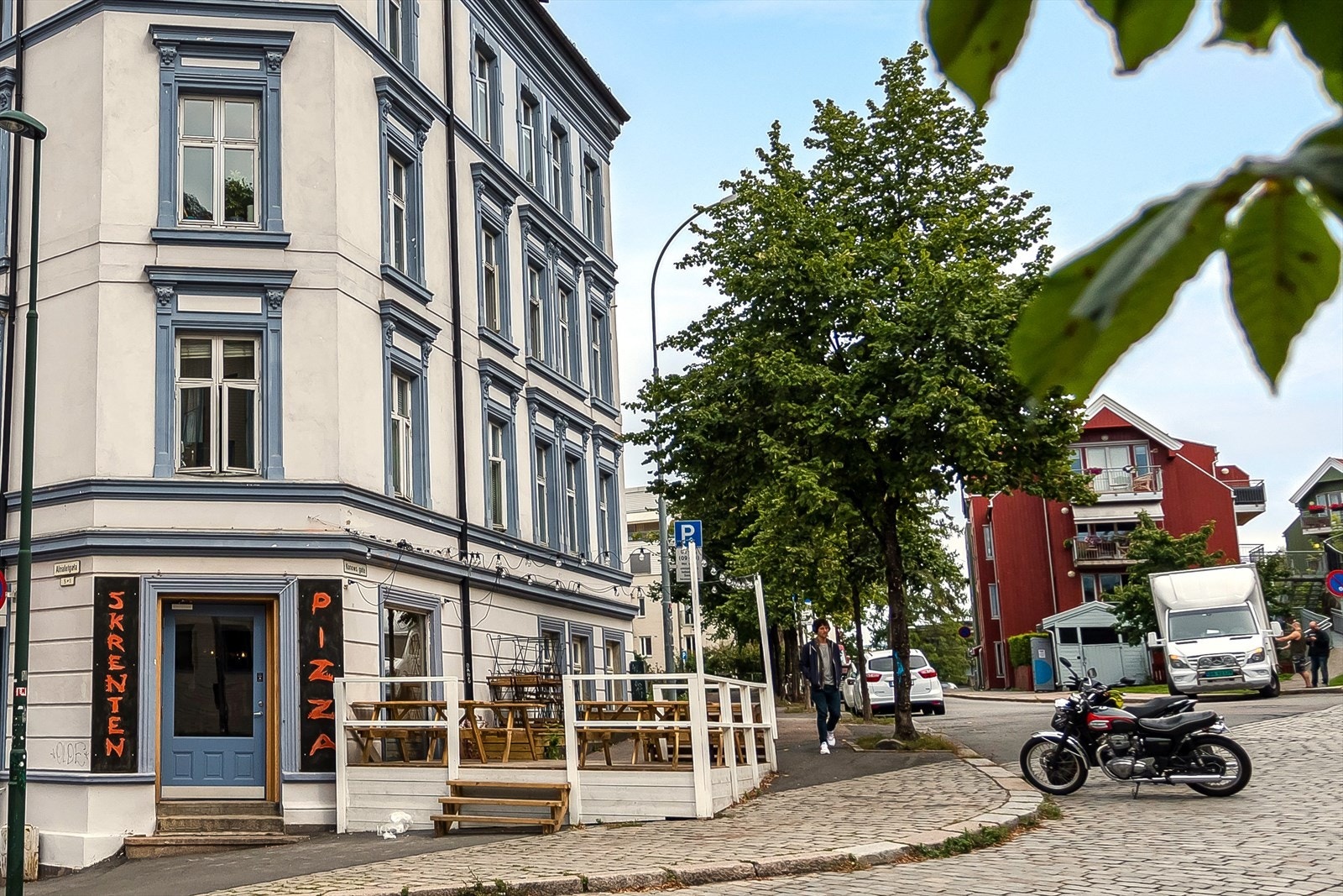 Like ovenfor gaten finner du populære Skrenten pizza. Galleribilde