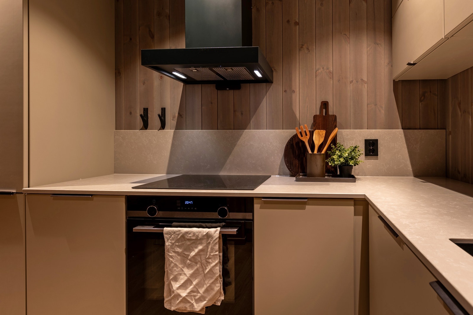 Kjøkken leveres fra kvalitetsleverandøren Bakkens Treprodukter - leveranse i avbildet hytte avviker fra standard leveranse Galleribilde