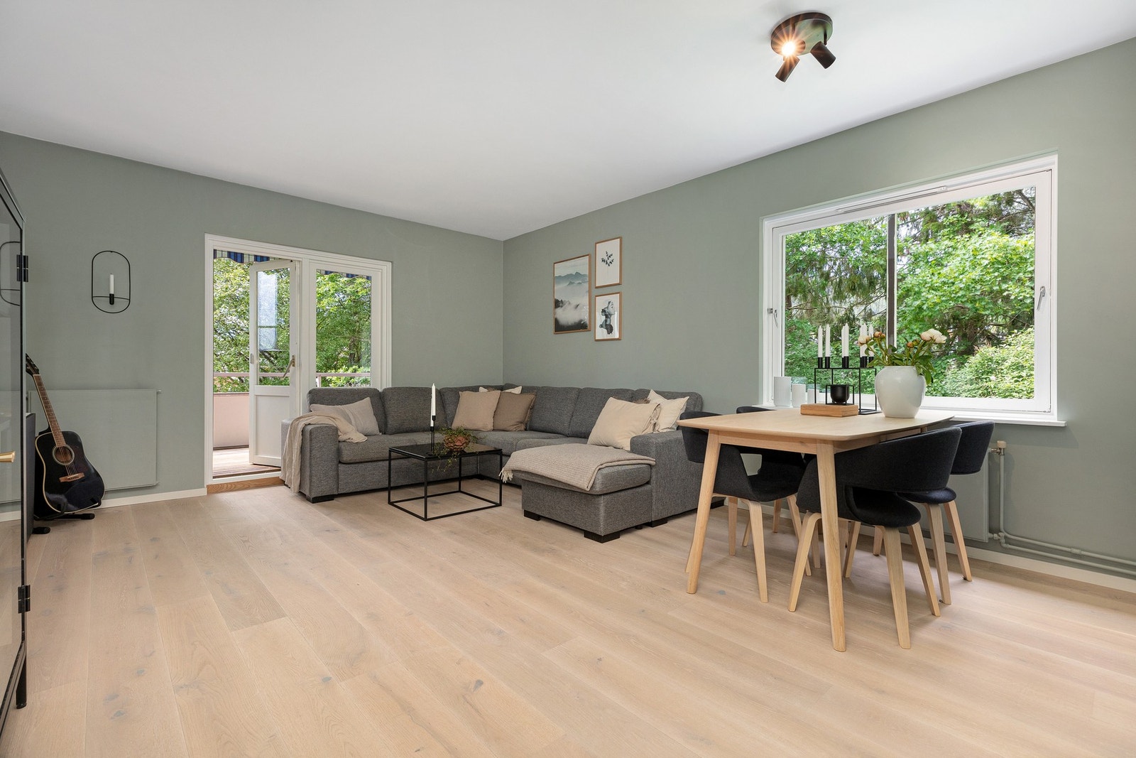 Velkommen til Selvbyggerveien 127 - En moderne og lekker 3-roms endeleilighet. Legg merke til at det også er vindu på gavlveggen. Galleribilde