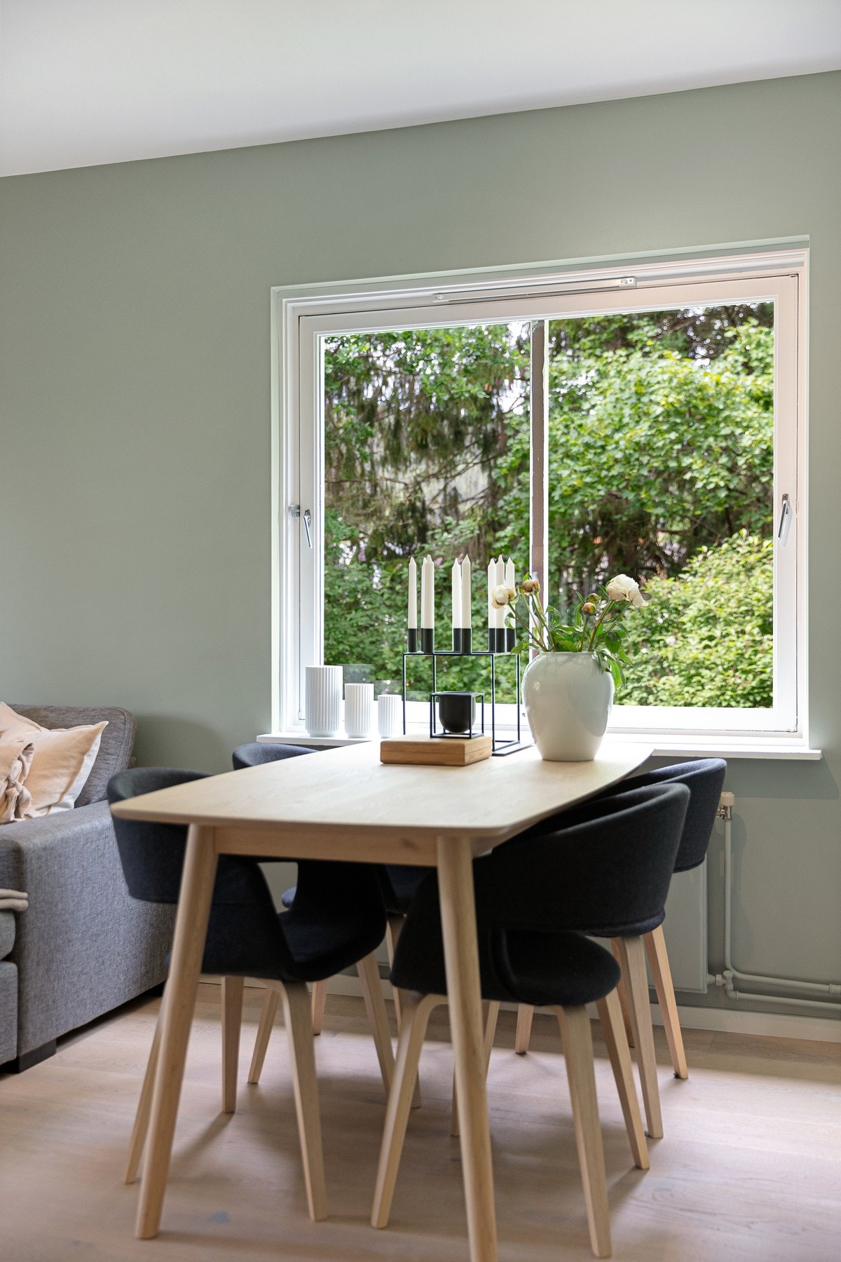 God plass til spisestue. Galleribilde