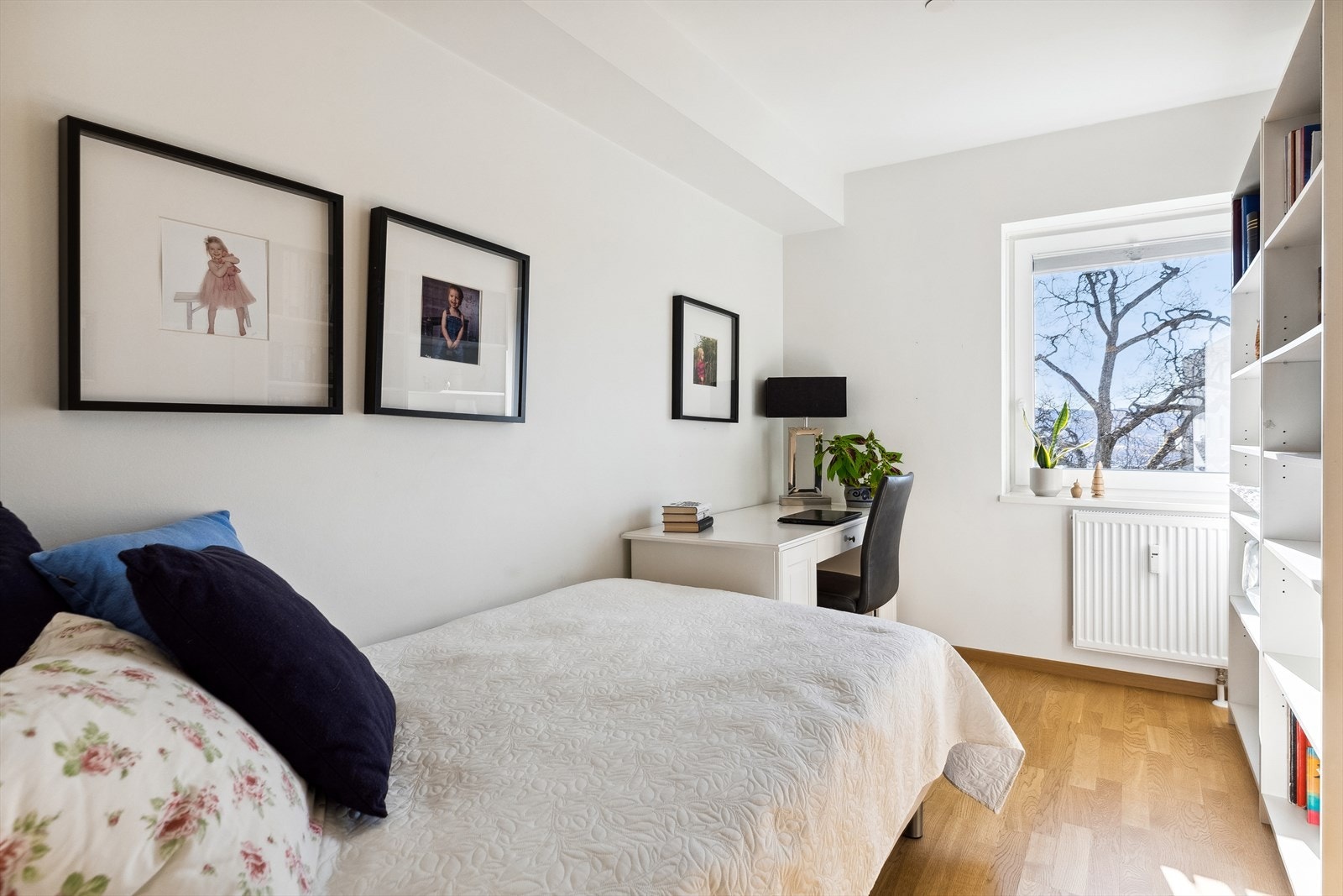 Det andre soverommet er på 8 kvm. og kan fint benyttes som gjesterom/barnerom/kontor Galleribilde